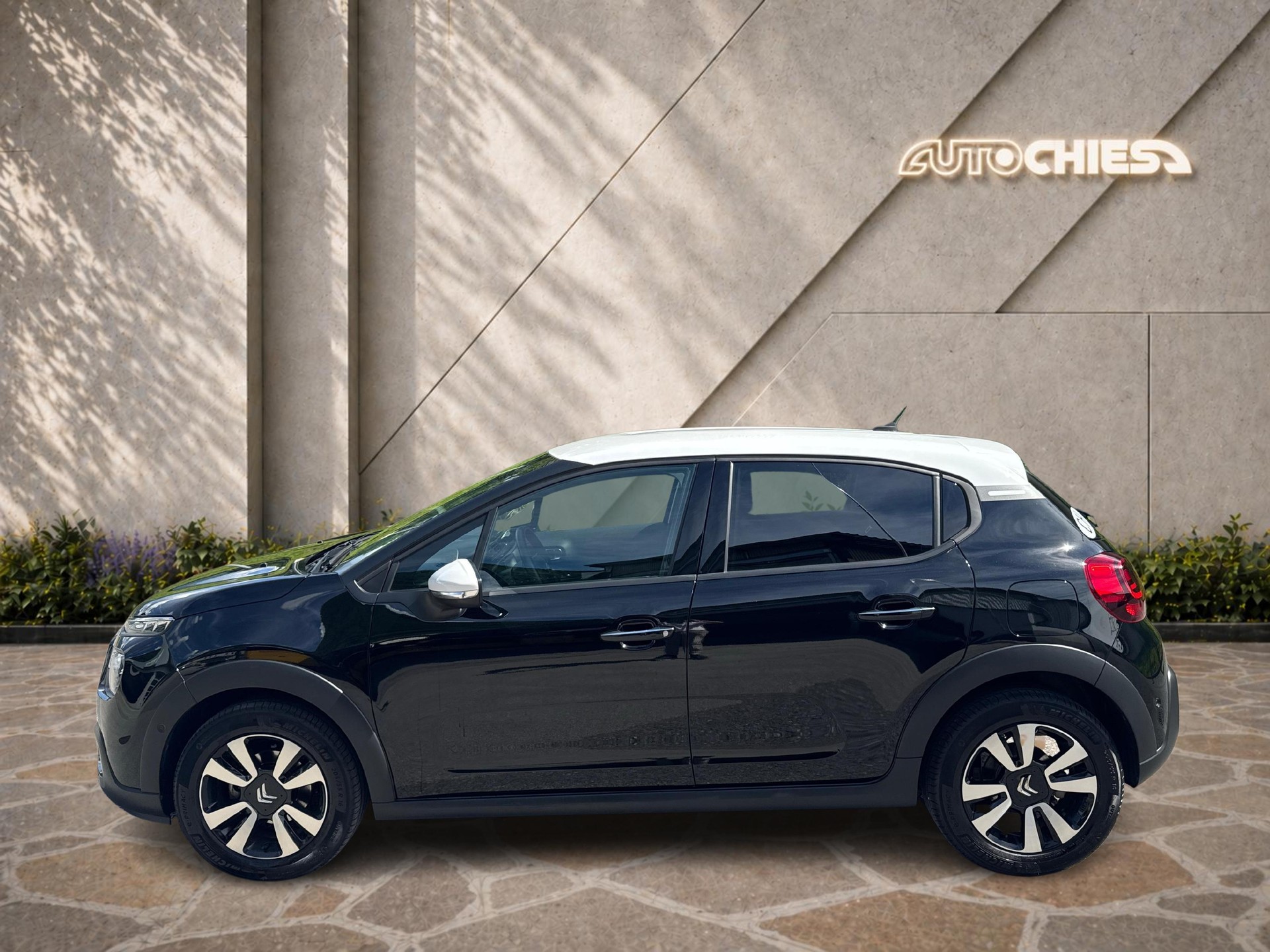 CITROEN C3 1.2 PureTech Swiss Edition+-showroom-element-1