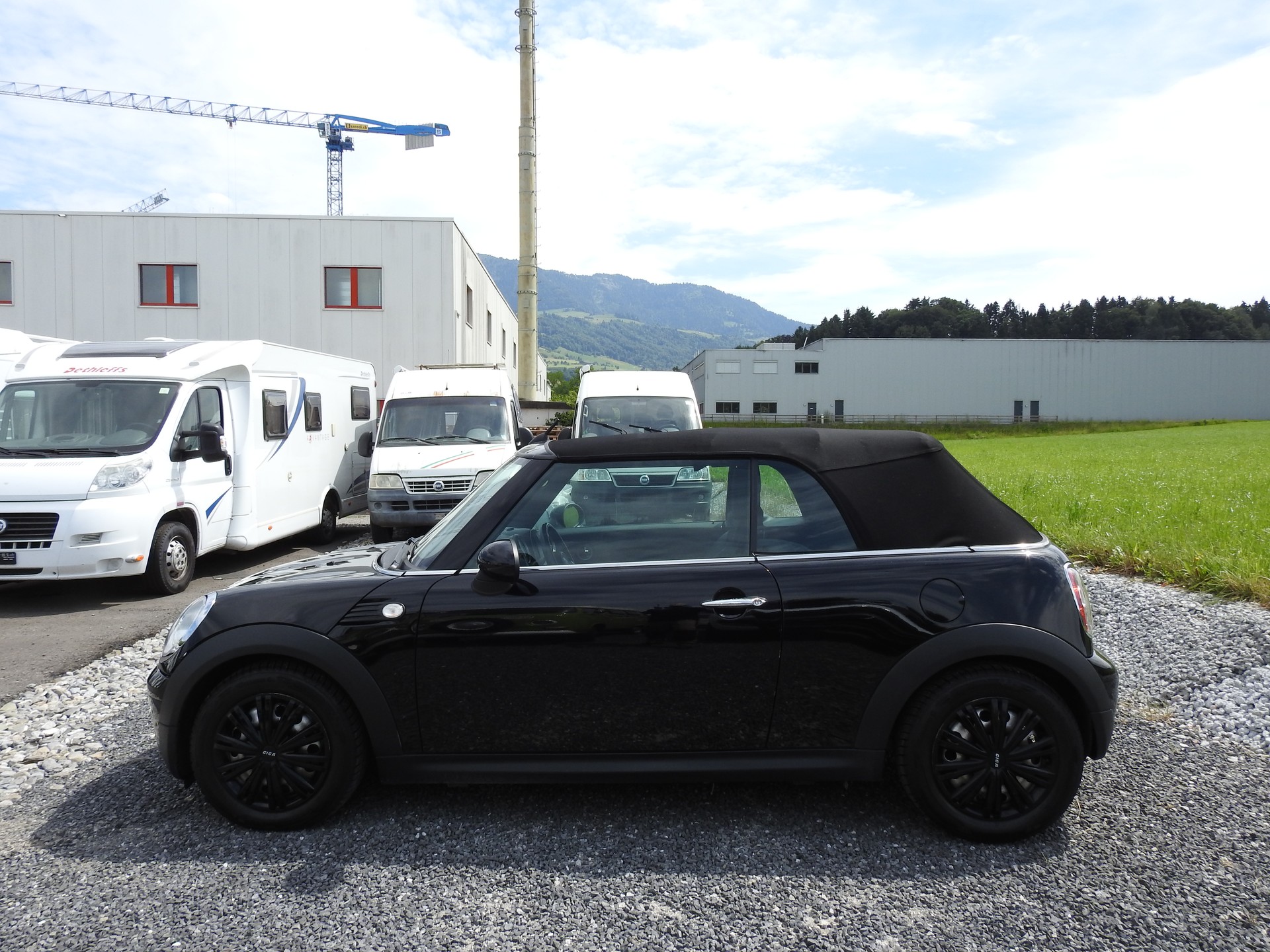 MINI Cooper Cabriolet Steptronic-image-2