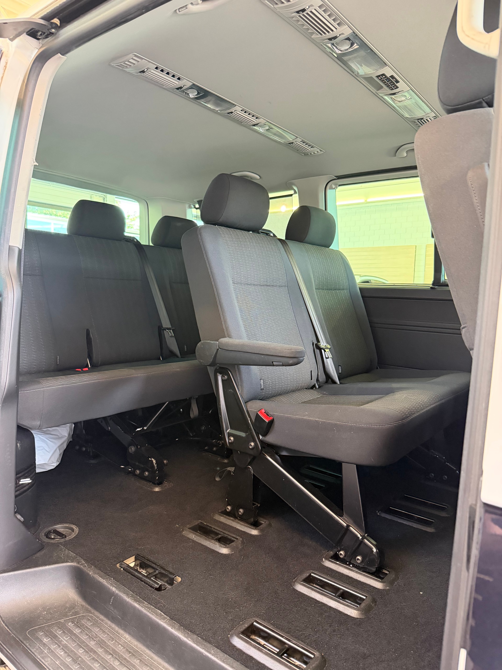 VW T6 Caravelle 3000 2.0 TDI 150 CL Liberty DSG-image-8