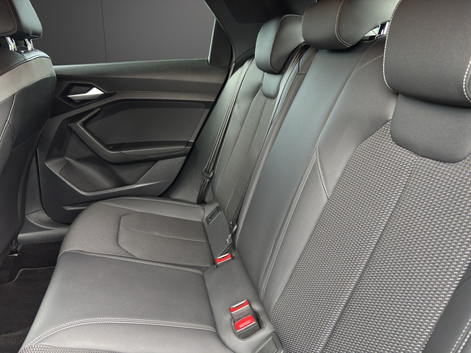 AUDI A1 Sportback 30 TFSI S-tronic-image-12