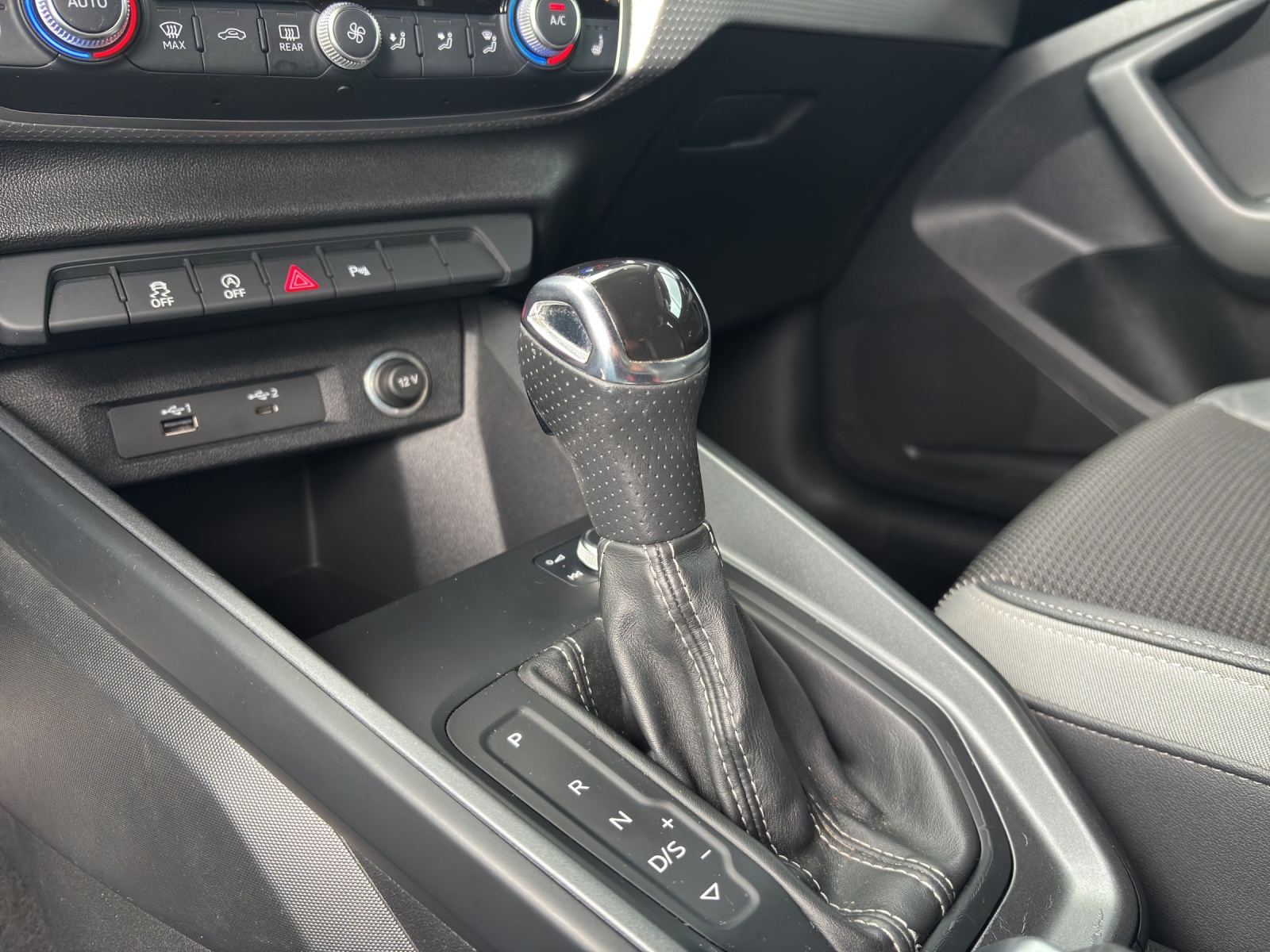 AUDI A1 Sportback 30 TFSI S-tronic-image-10