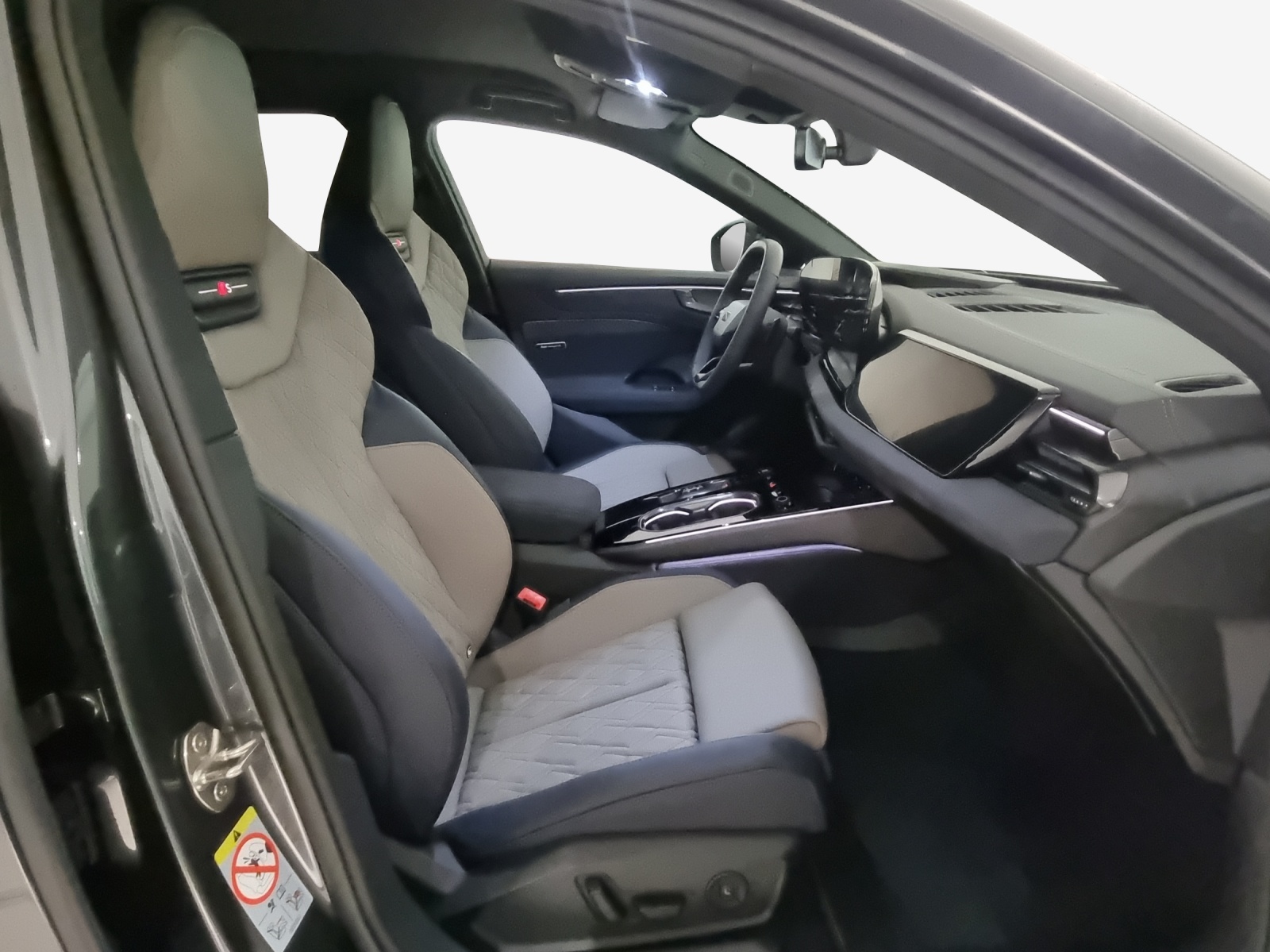 AUDI A6 Avant TFSI quattro 270 kW S tronic-image-15
