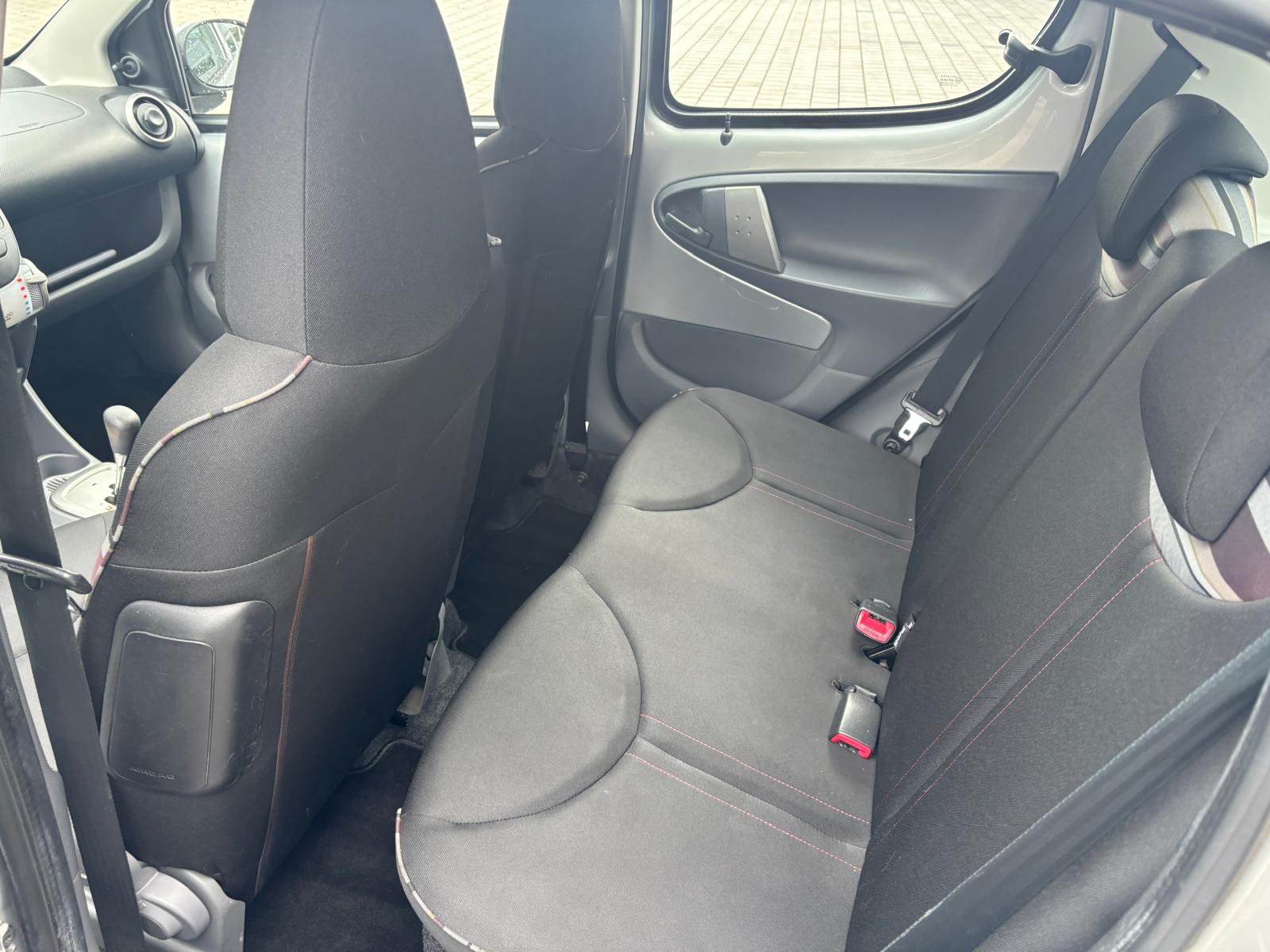 CITROEN C1 1.0i Chic (SX) SensoDrive-image-10