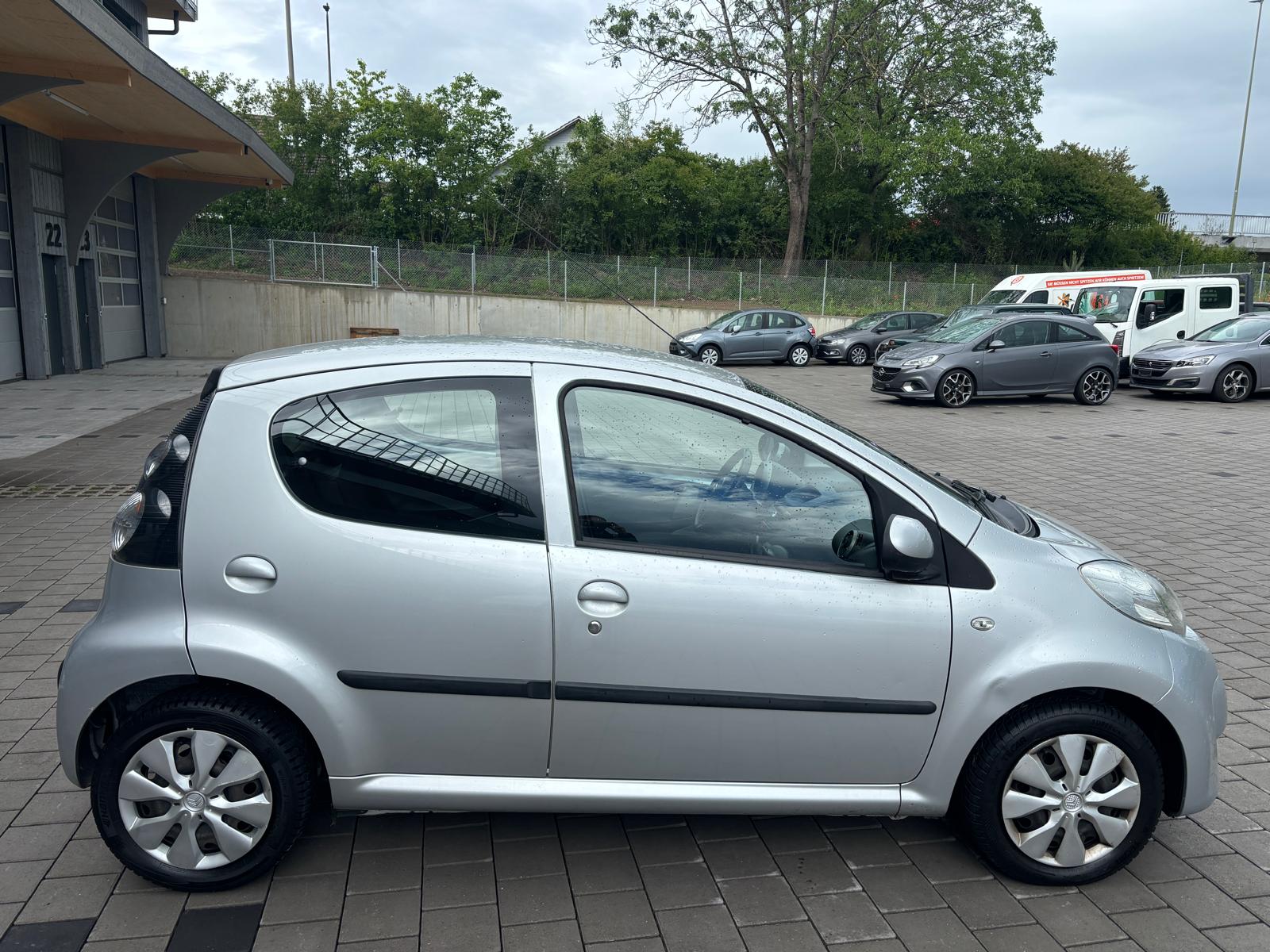 CITROEN C1 1.0i Chic (SX) SensoDrive-image-4