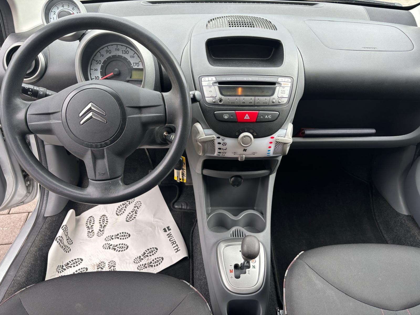 CITROEN C1 1.0i Chic (SX) SensoDrive-image-8