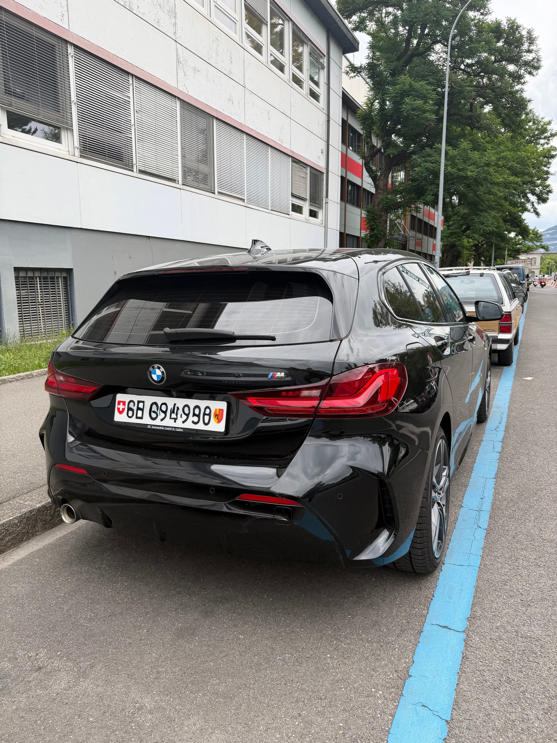 BMW 118i M SPORT-image-2