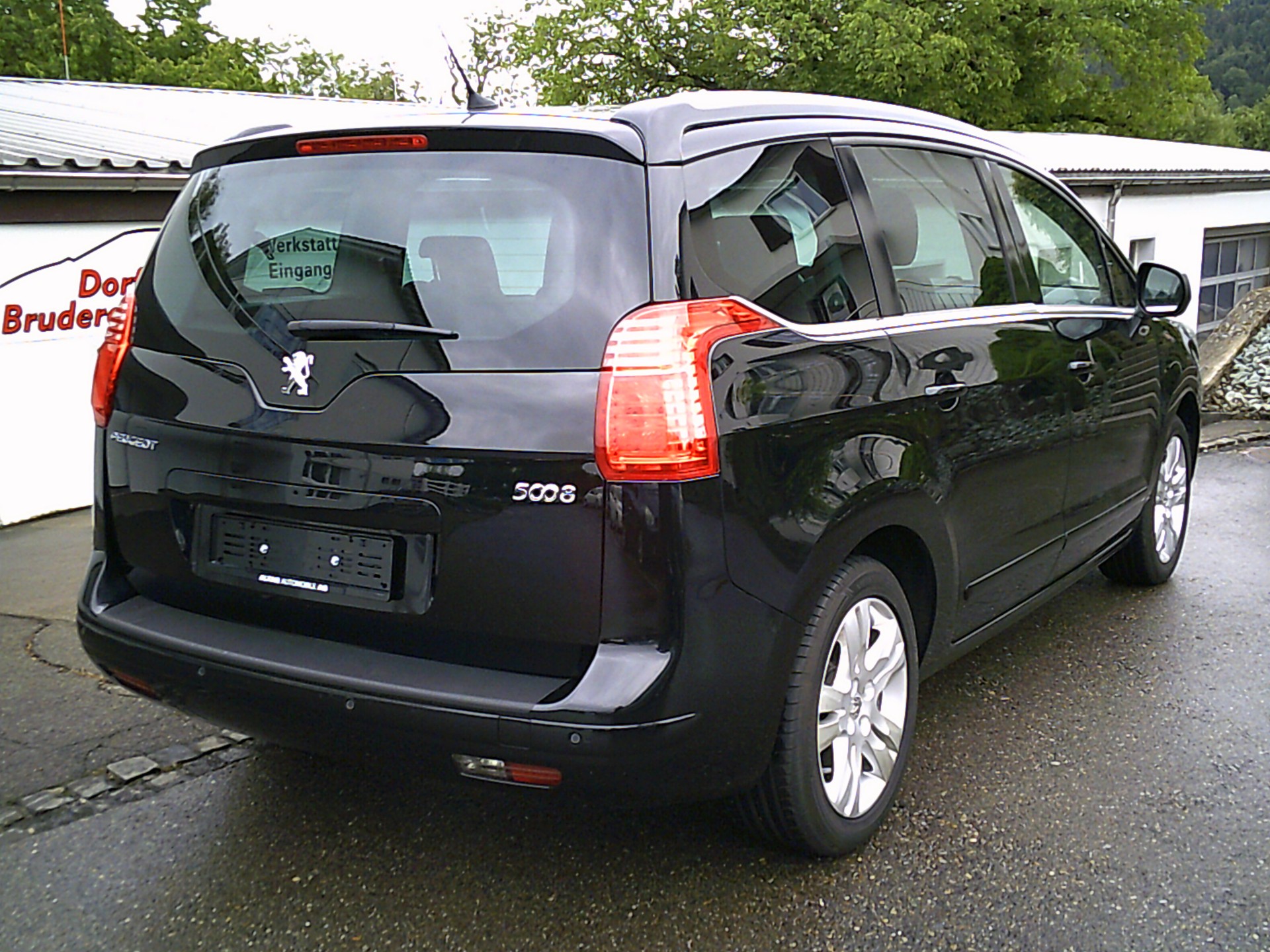 PEUGEOT 5008 2.0 HDI Allure Automatic-image-2