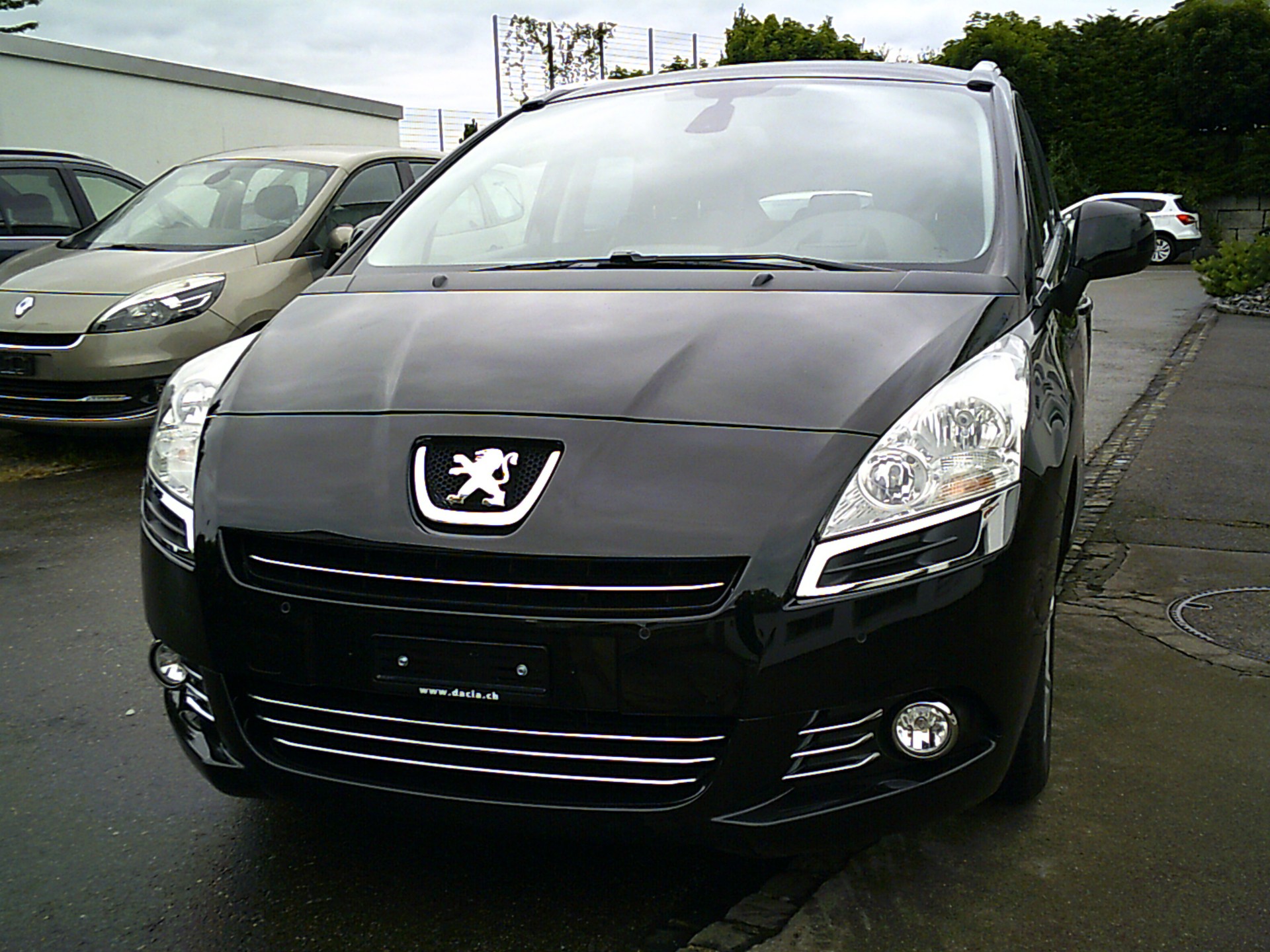 PEUGEOT 5008 2.0 HDI Allure Automatic-image-6