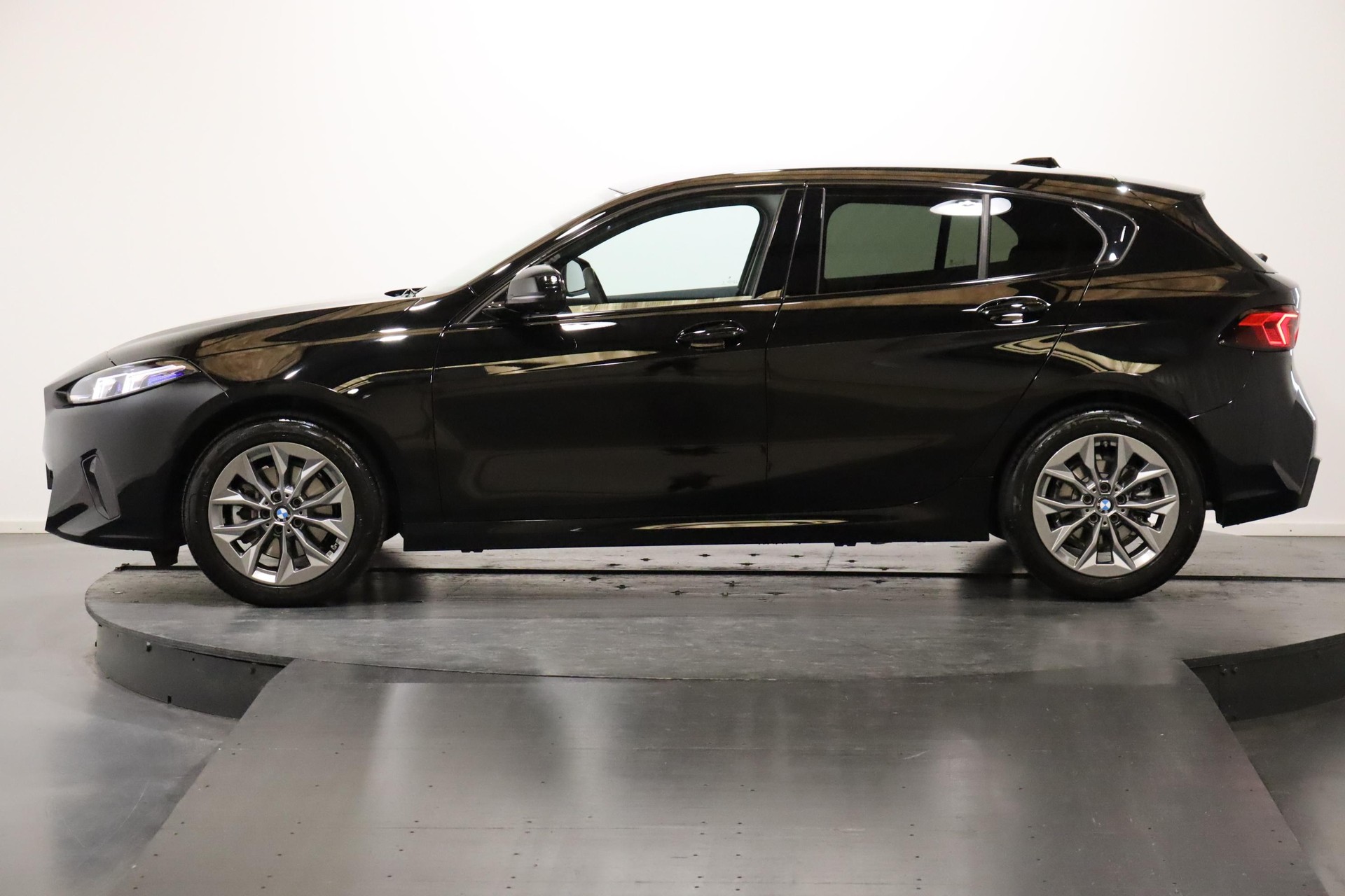 BMW 116-image-1