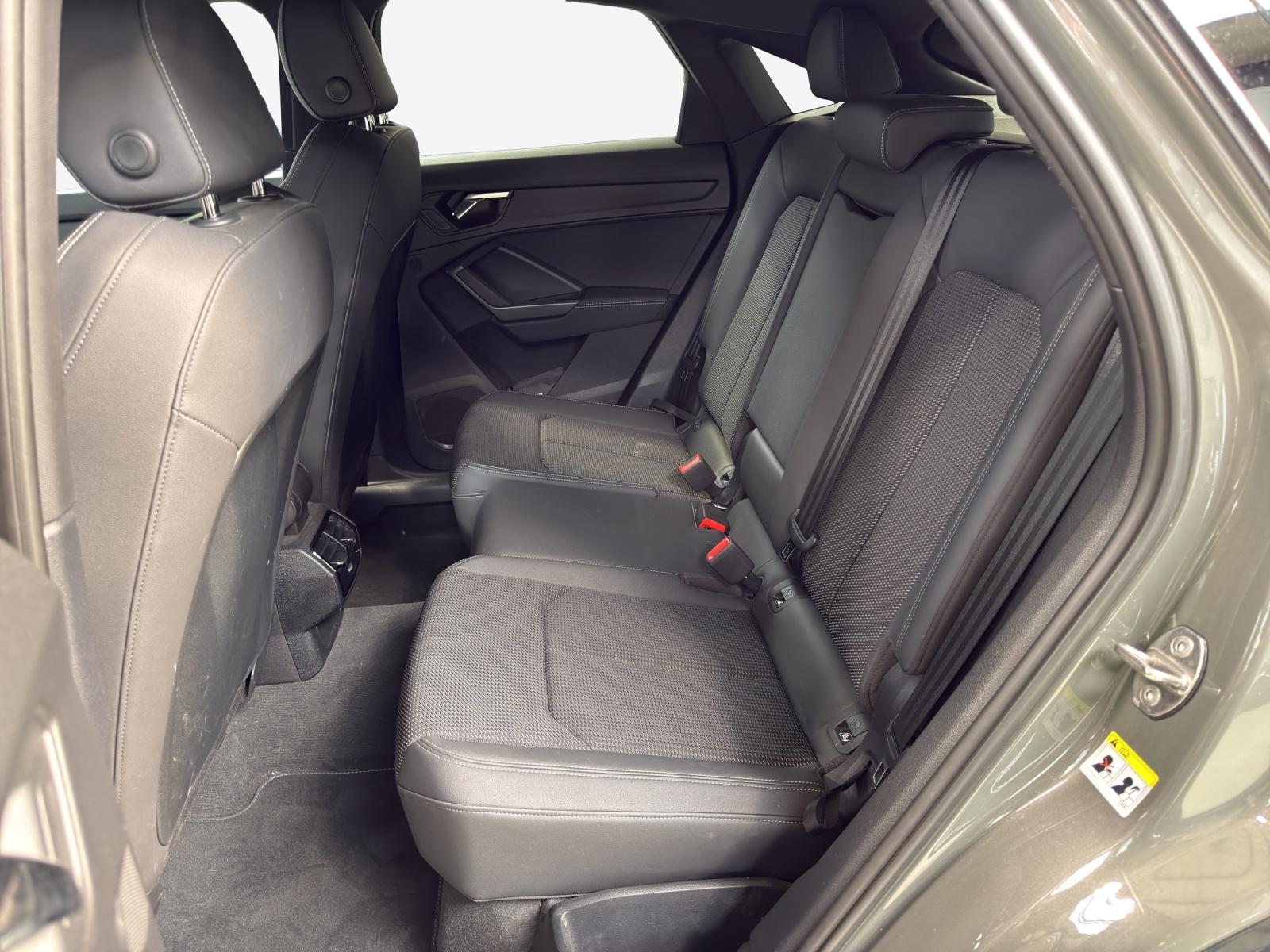 AUDI Q3 Sportback 45 TFSI e S line S-tronic-image-12