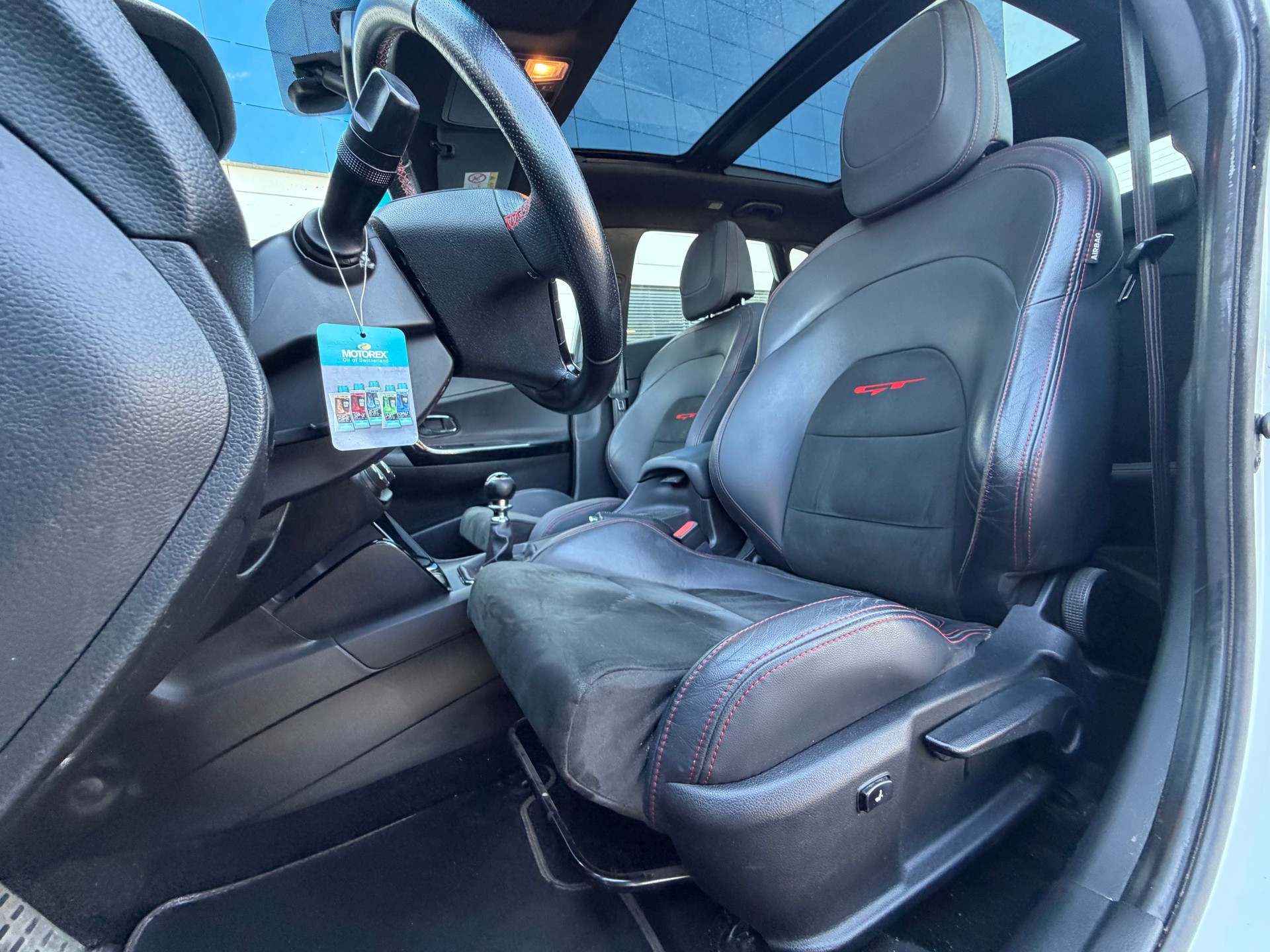 KIA Cee'd 1.6 GDi Turbo GT-image-12