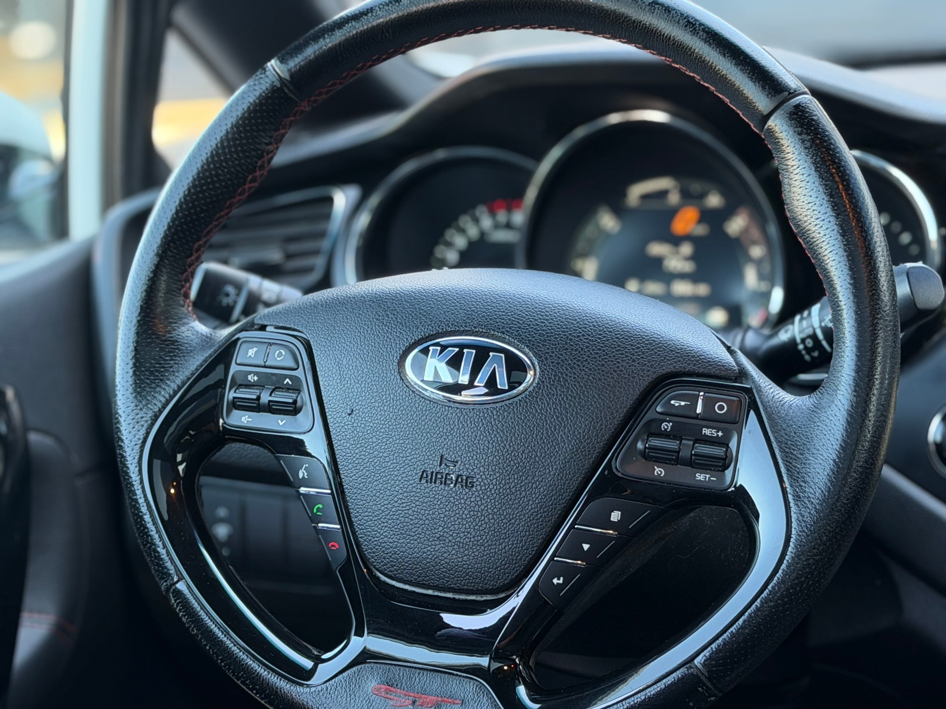 KIA Cee'd 1.6 GDi Turbo GT-image-6