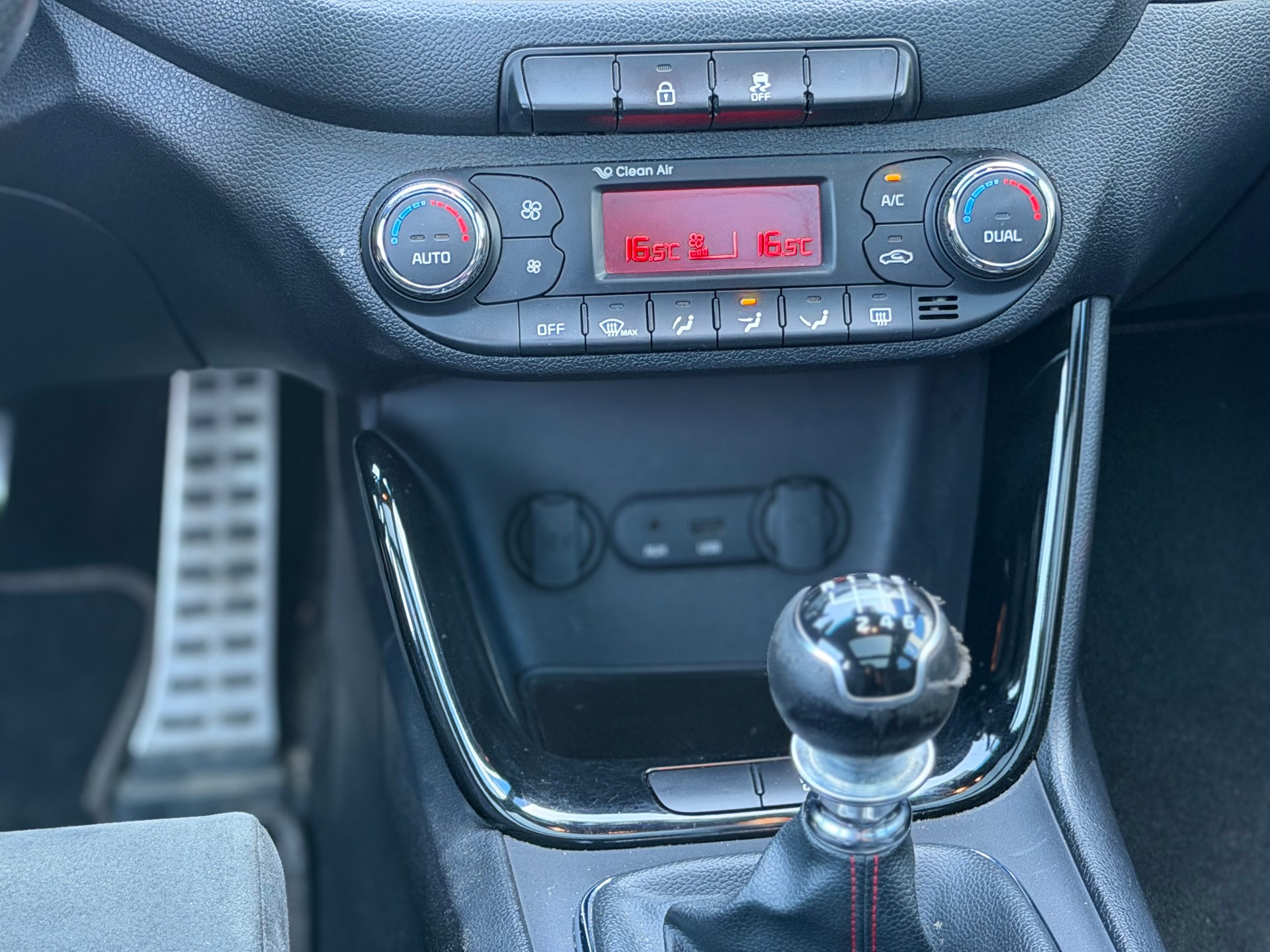 KIA Cee'd 1.6 GDi Turbo GT-image-10