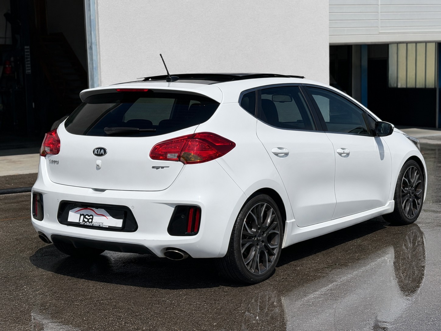 KIA Cee'd 1.6 GDi Turbo GT-image-2