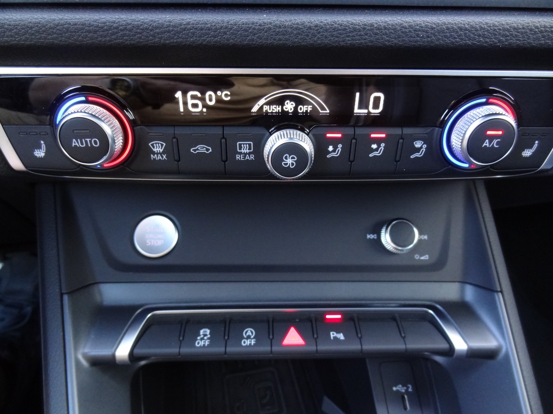AUDI Q3 45 TFSI S line quattro S-tronic-image-21