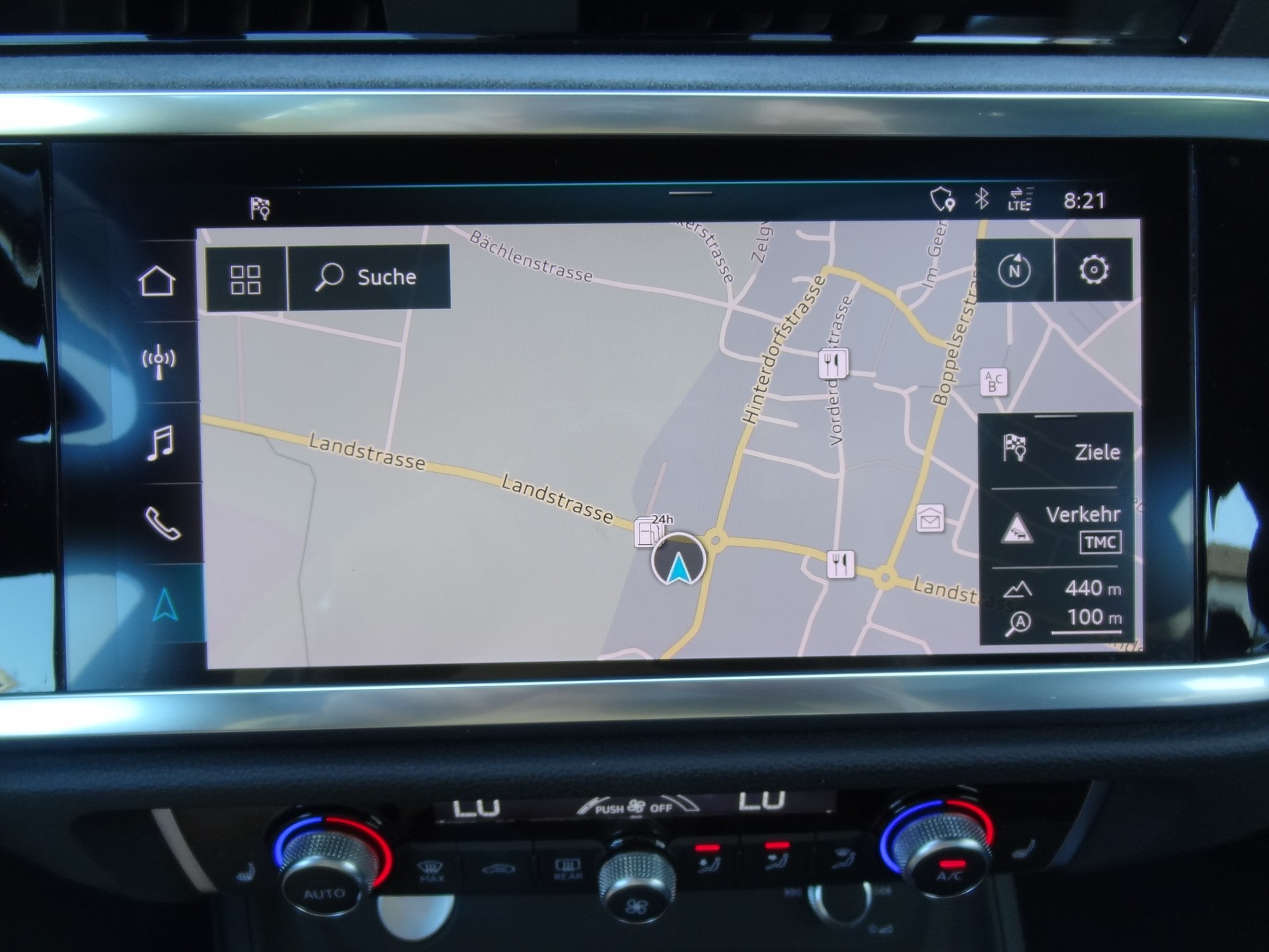 AUDI Q3 45 TFSI S line quattro S-tronic-image-18