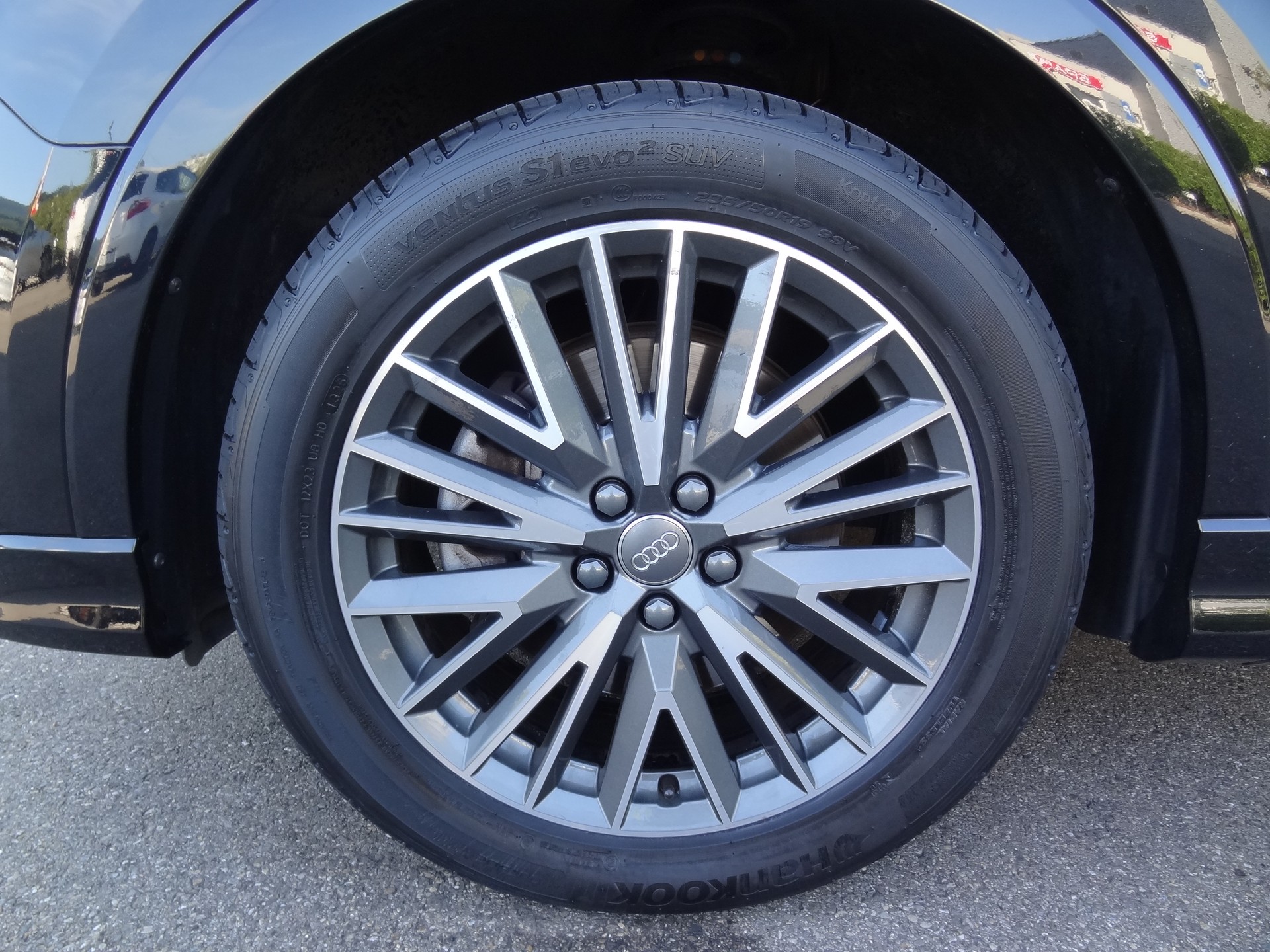 AUDI Q3 45 TFSI S line quattro S-tronic-image-2