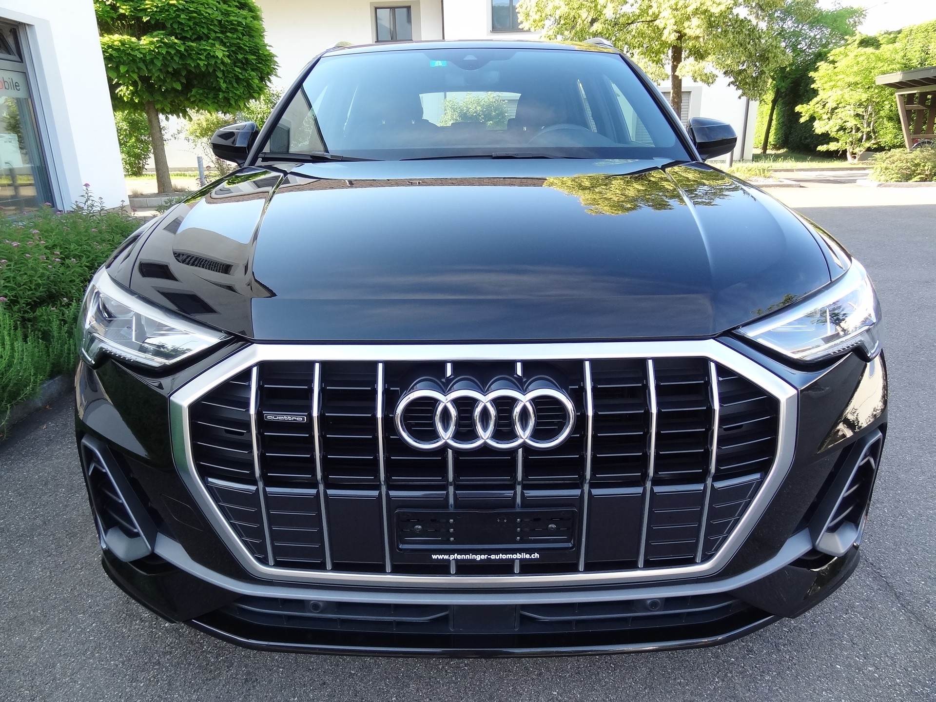AUDI Q3 45 TFSI S line quattro S-tronic-image-6