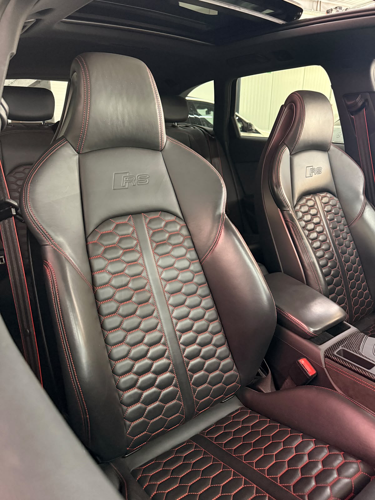 AUDI RS4 Avant 2.9 TFSI quattro tiptronic-image-11