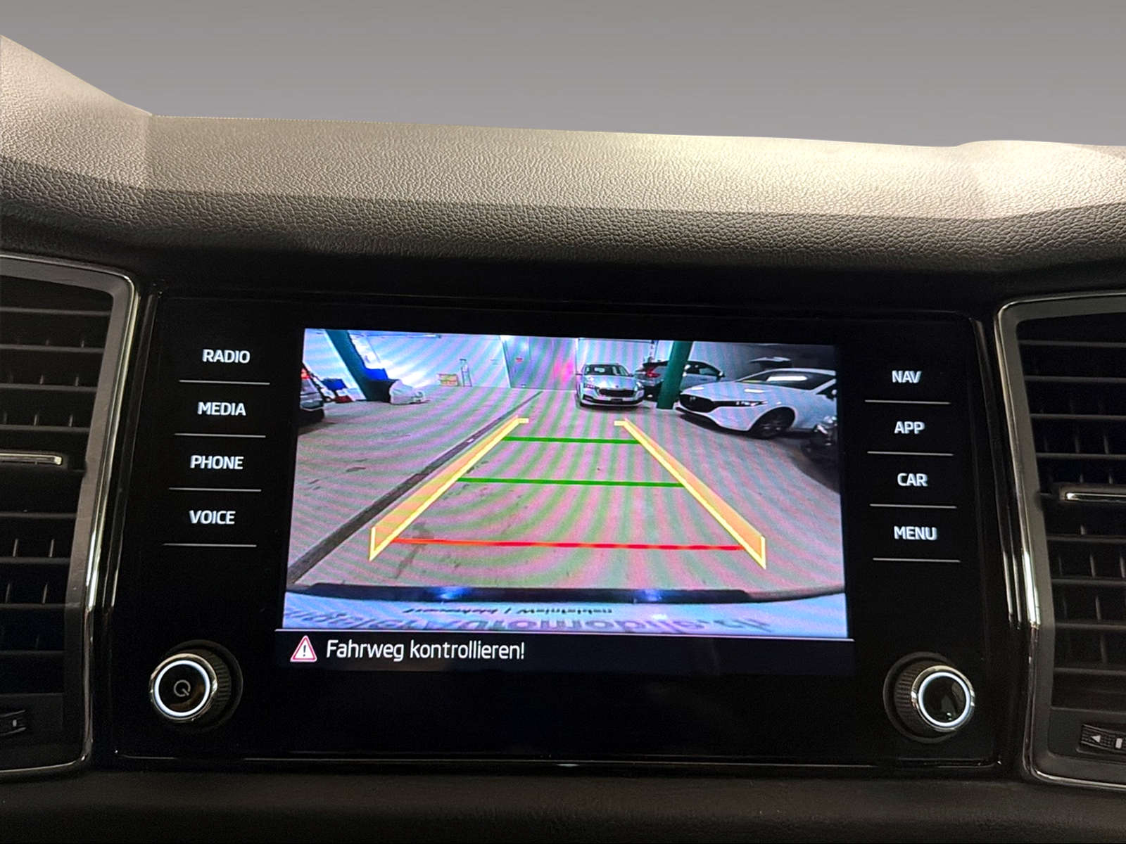 SKODA Kodiaq 2.0 TDI Ambition DSG-image-14