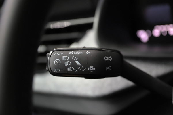 SKODA Kamiq 1.0 TSI Selection-image-13