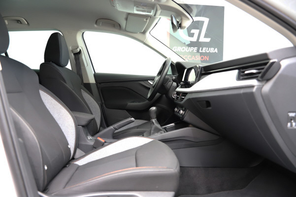 SKODA Kamiq 1.0 TSI Selection-image-8