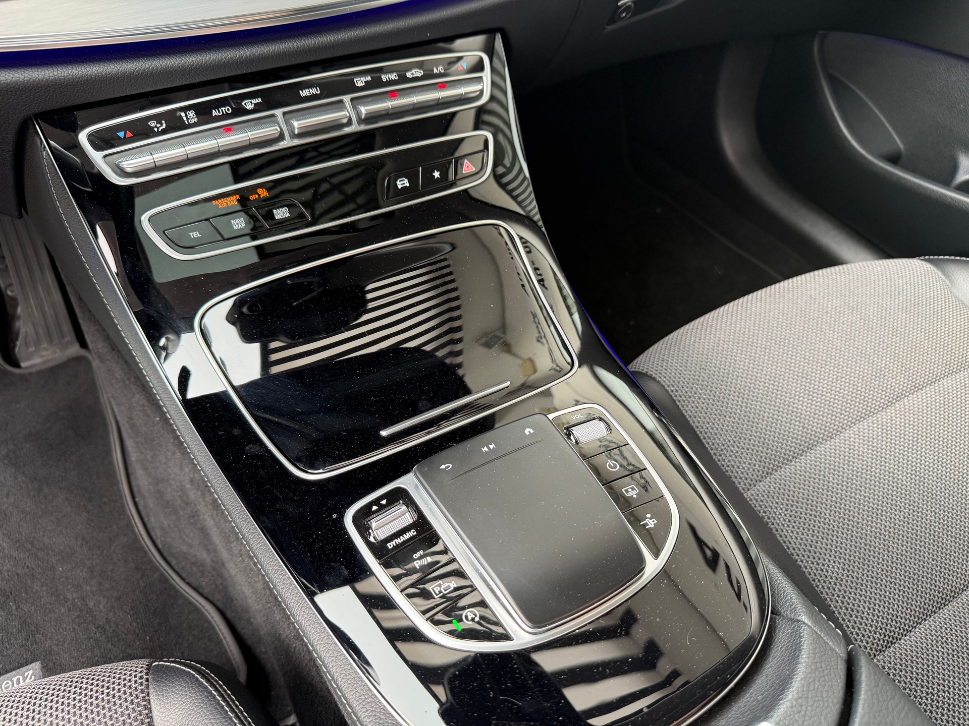 MERCEDES-BENZ E 220 d Coupé Avantgarde 9G-Tronic-image-11