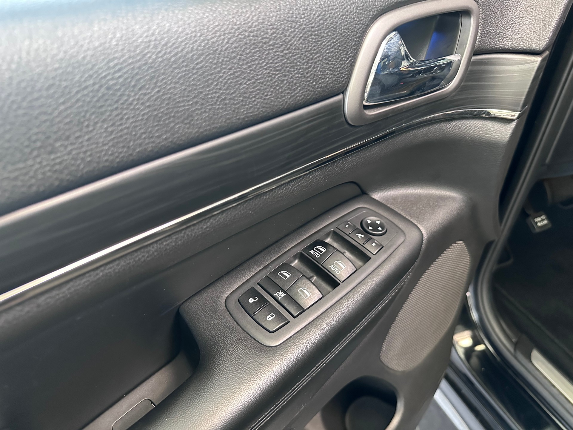 JEEP Grand Cherokee 3.0 CRD 250 Limited-image-14