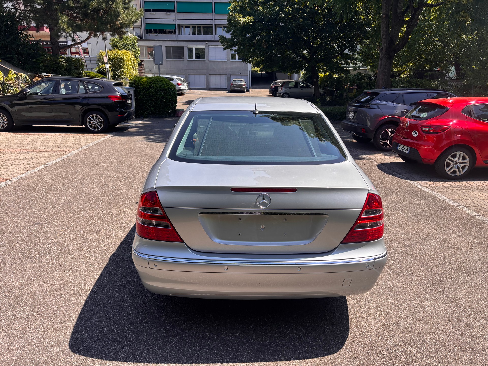 MERCEDES-BENZ W211 E320 V6-image-1