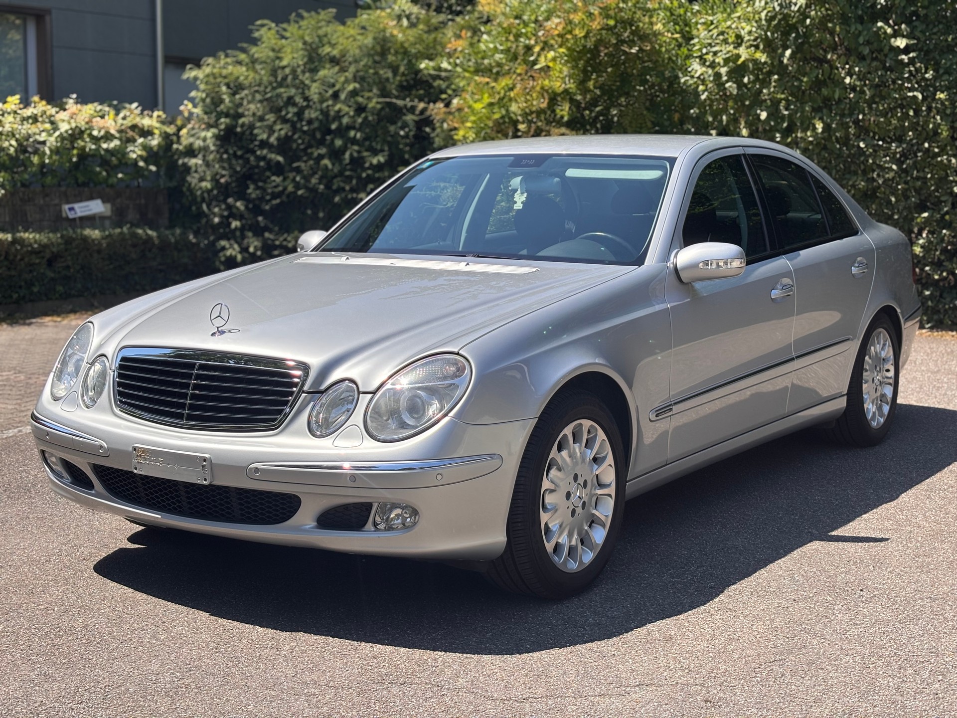 MERCEDES-BENZ W211 E320 V6-image-0