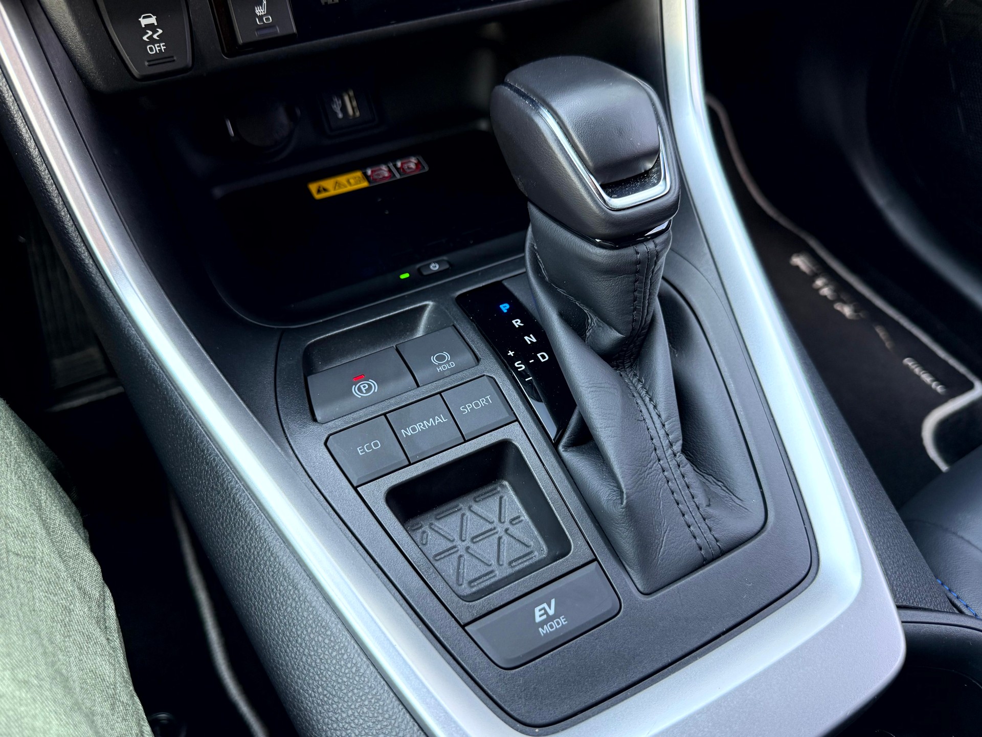TOYOTA RAV-4 2.5 HSD Style e-CVT 2WD-image-23