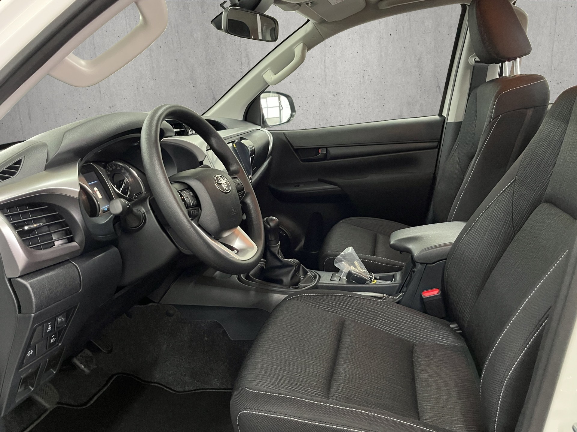 TOYOTA Hilux DC-pick-up 2.8D-4D Comfort-image-6