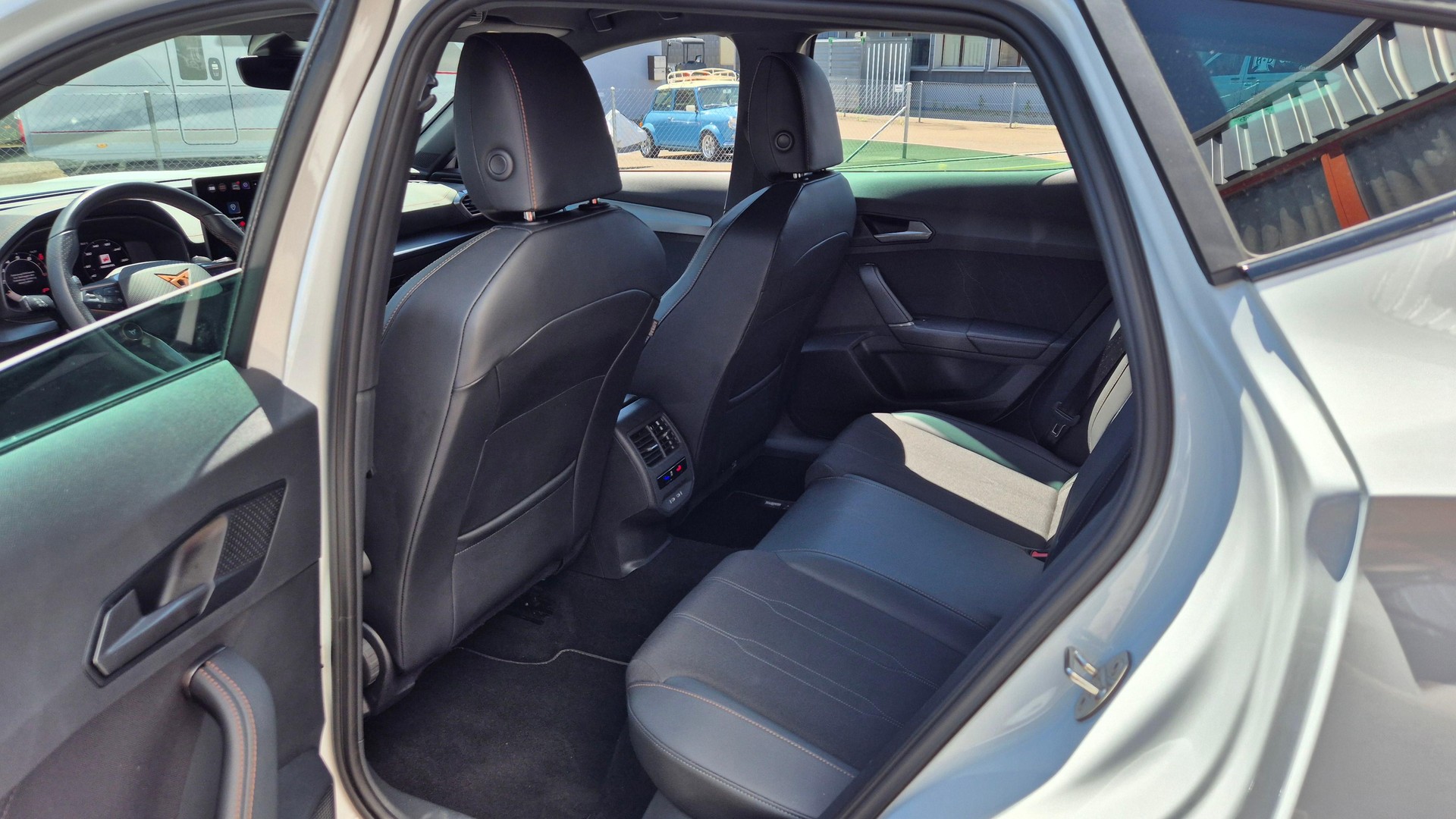 CUPRA Formentor 1.5 eTSI DSG-image-11