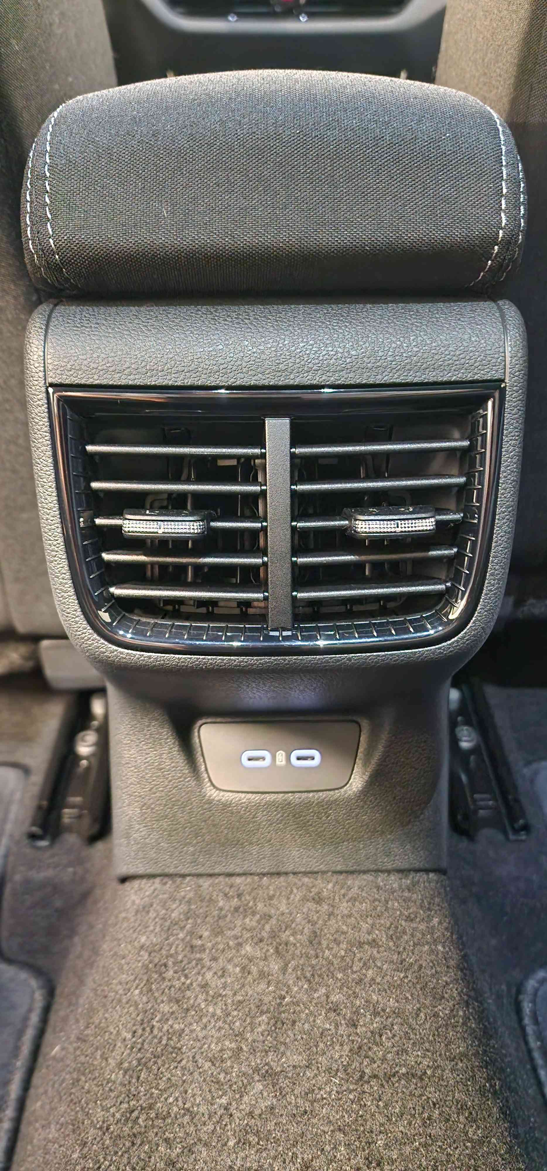 SKODA Fabia 1.0 TSI Dynamic DSG-image-16