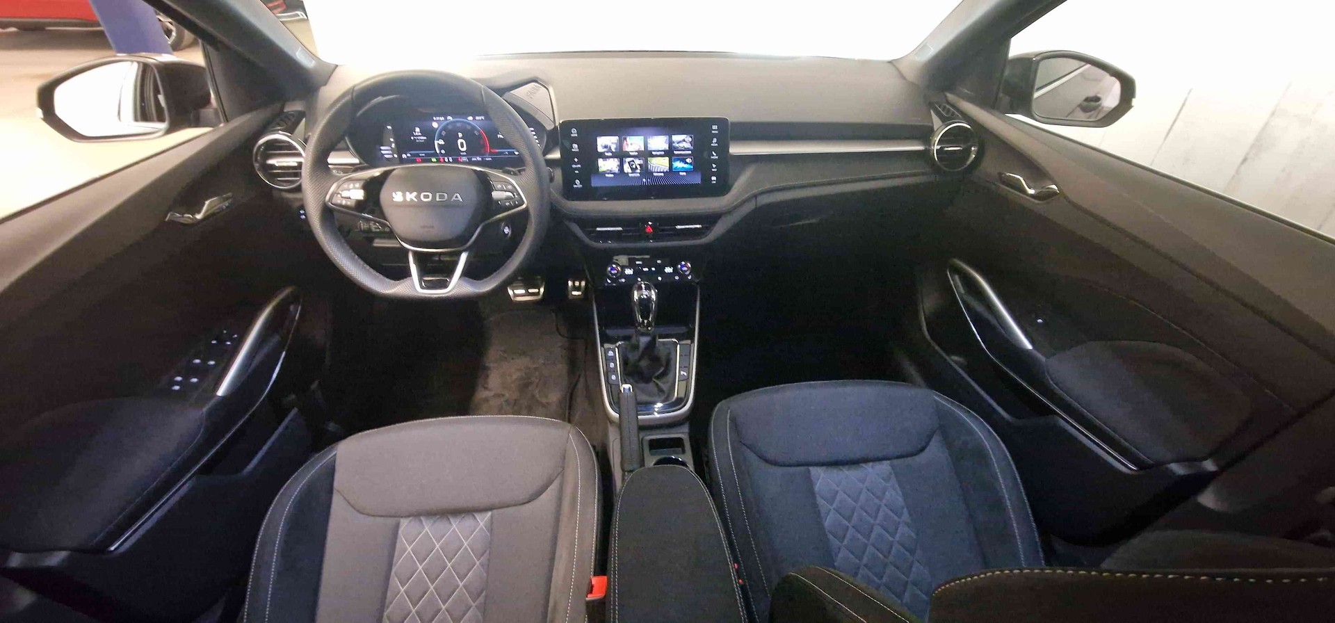 SKODA Fabia 1.0 TSI Dynamic DSG-image-15