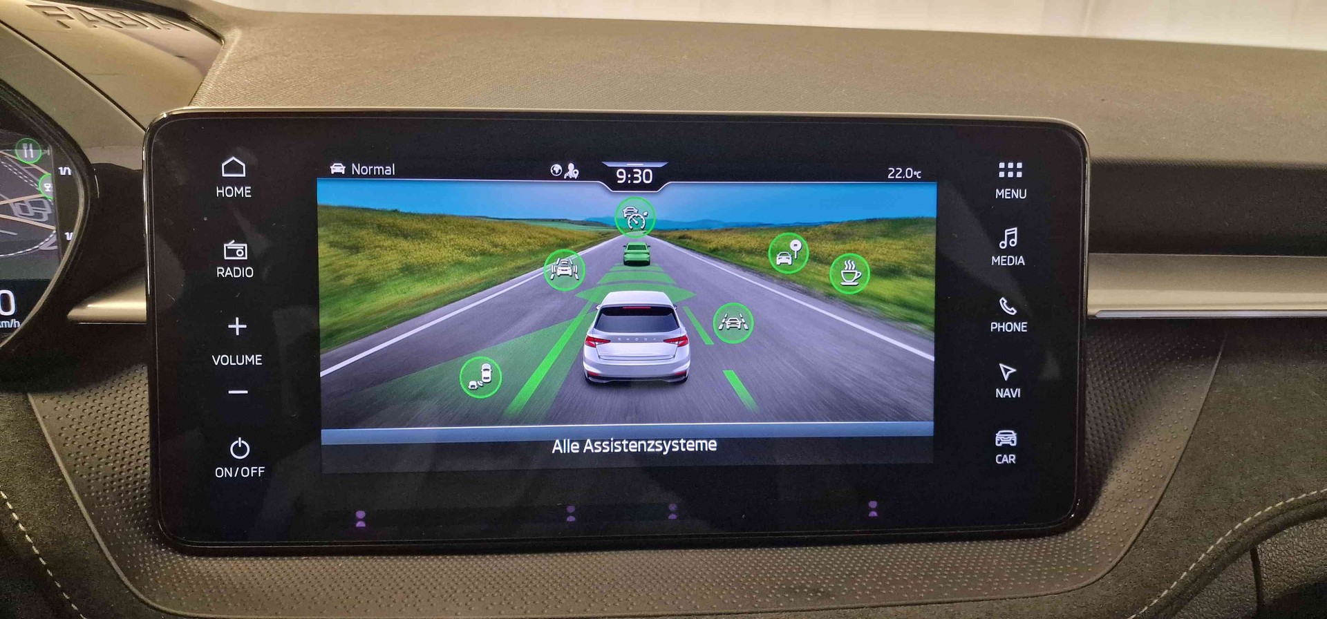 SKODA Fabia 1.0 TSI Dynamic DSG-image-9