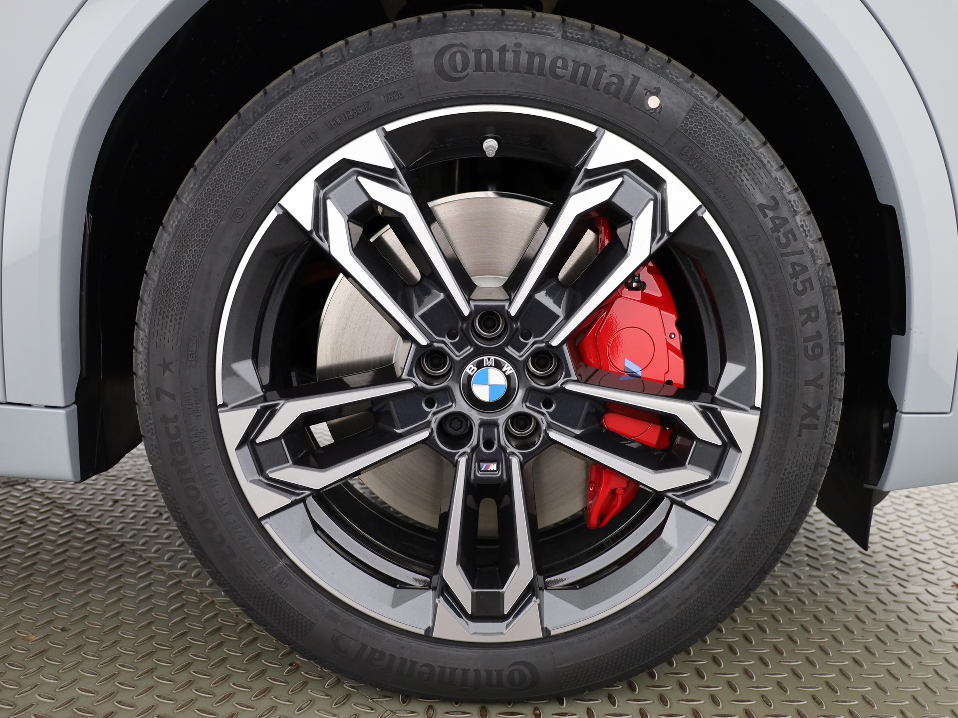 BMW iX2 30 xDrive-image-6