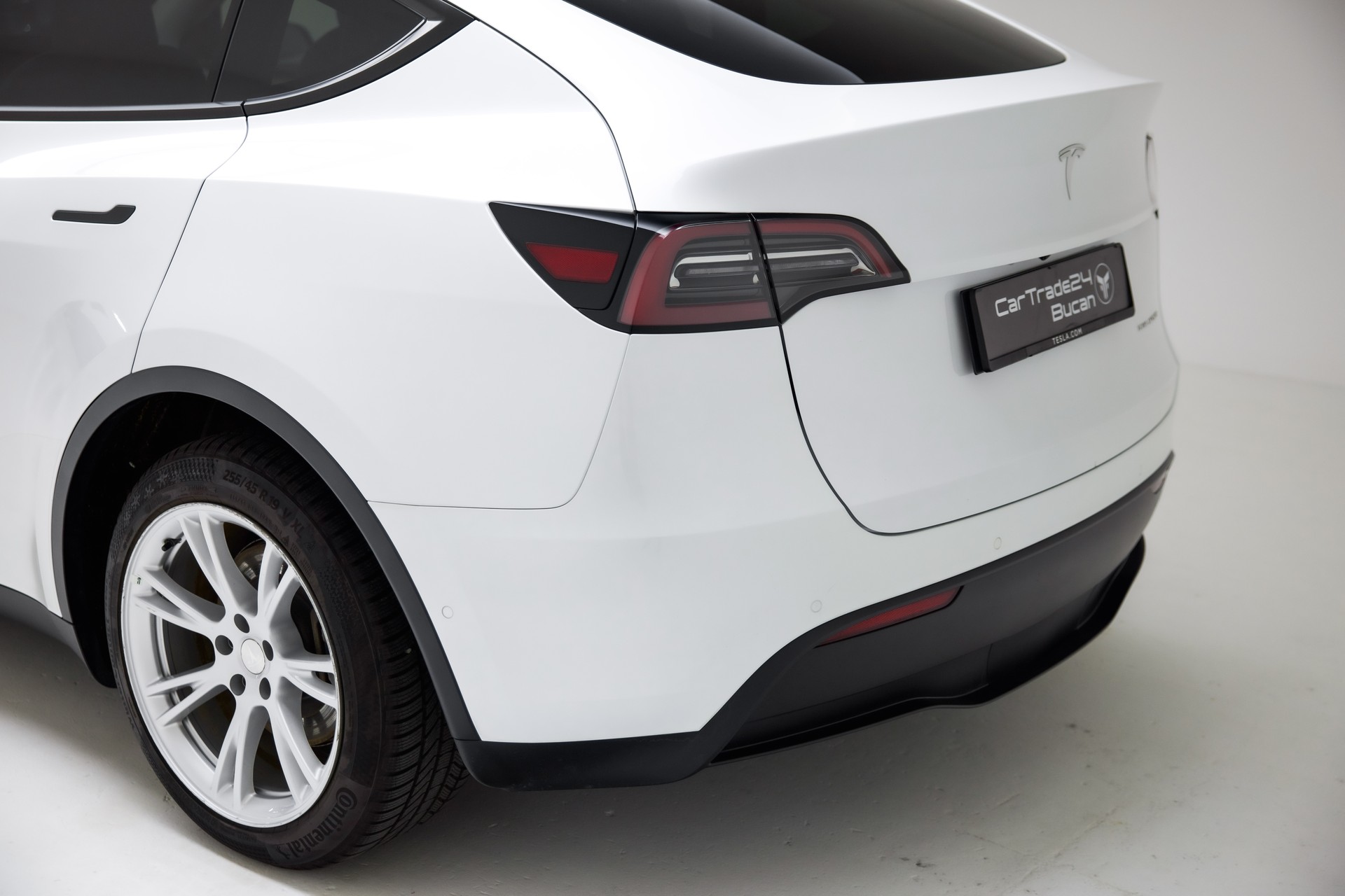 TESLA Model Y Long Range-image-16