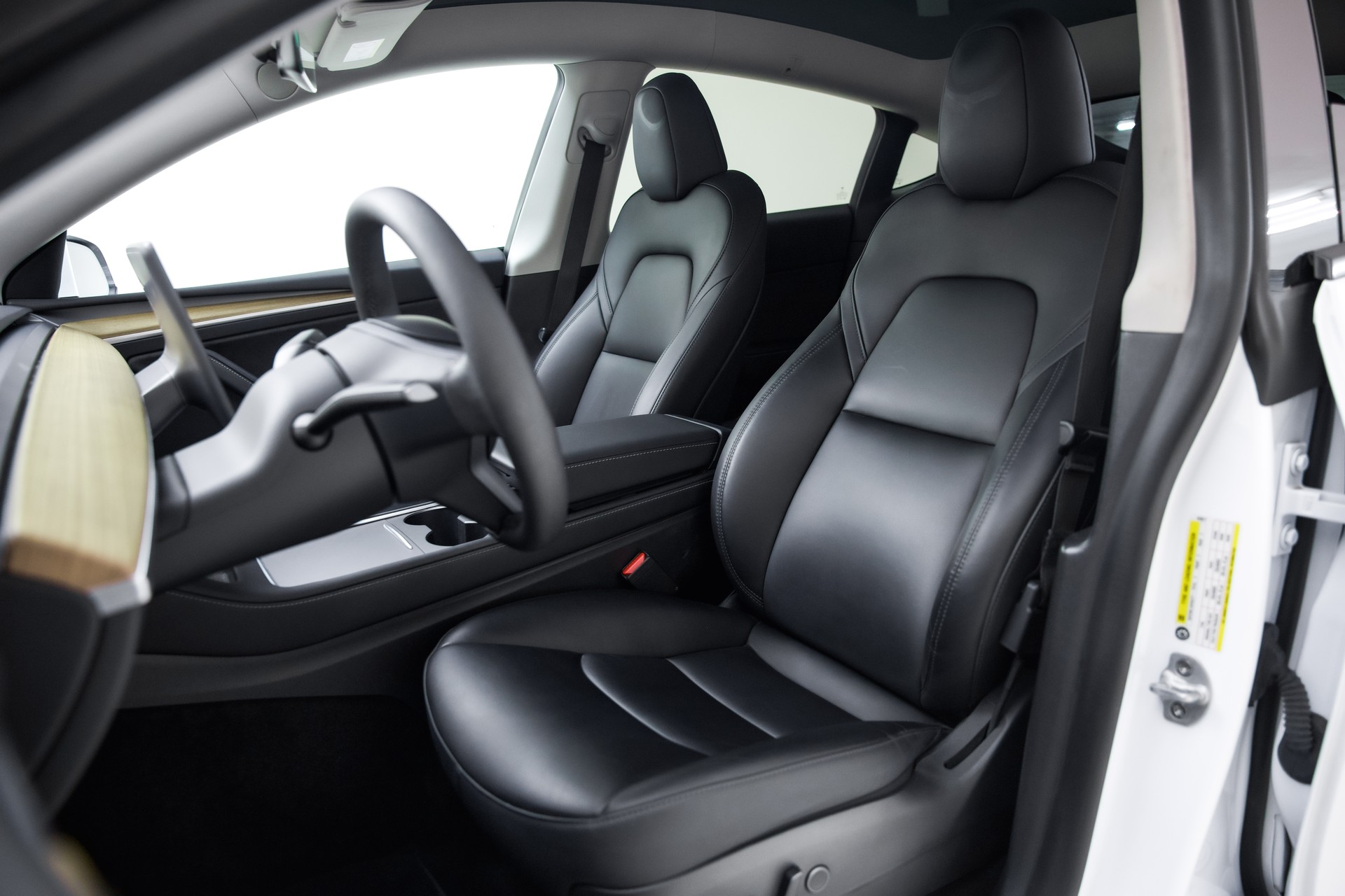 TESLA Model Y Long Range-image-20