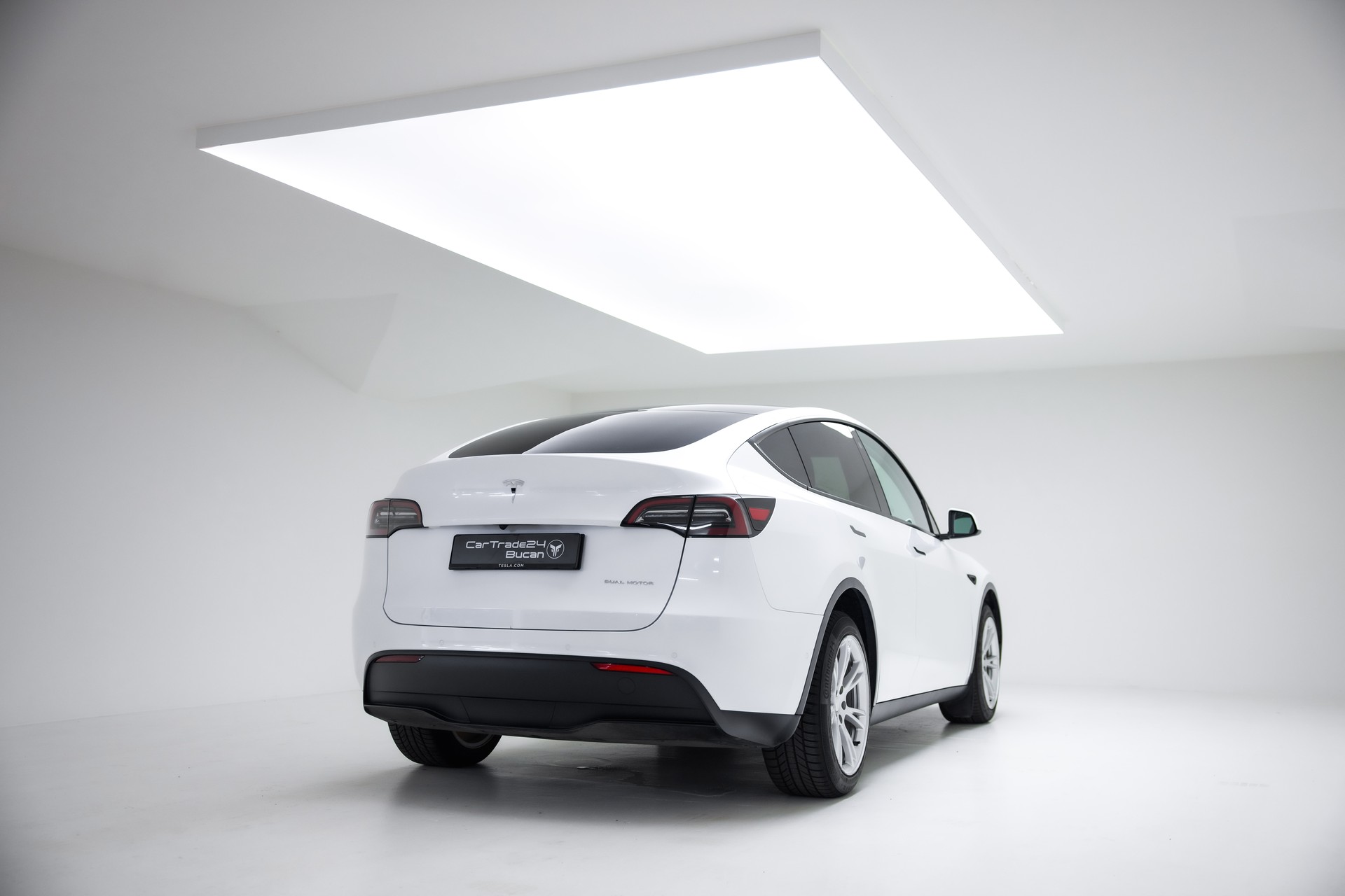 TESLA Model Y Long Range-image-7