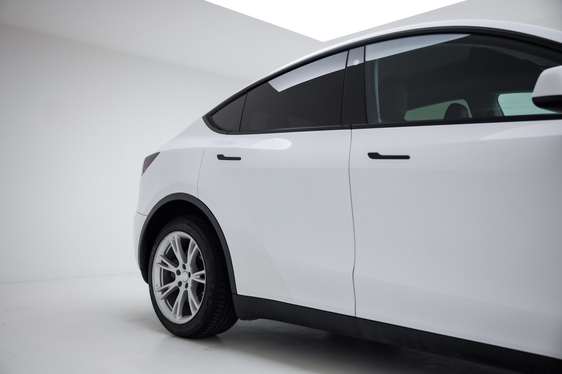 TESLA Model Y Long Range-image-14
