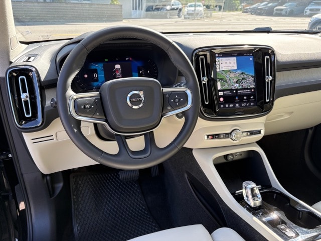 VOLVO XC40 2.0 B5 MH Ultimate Dark AWD-image-6