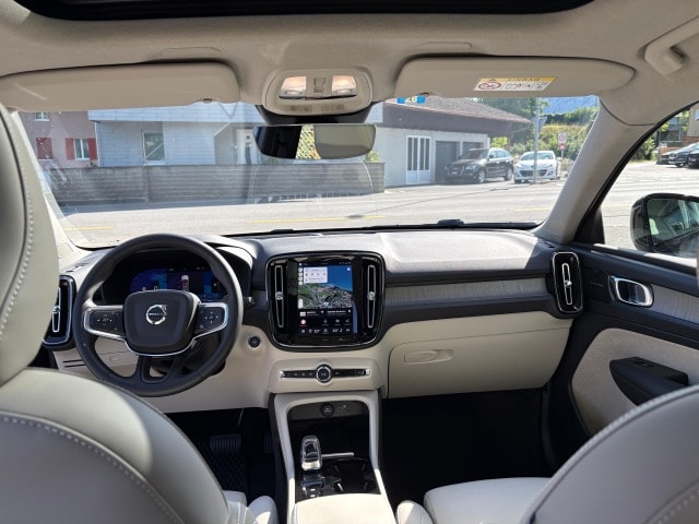 VOLVO XC40 2.0 B5 MH Ultimate Dark AWD-image-9