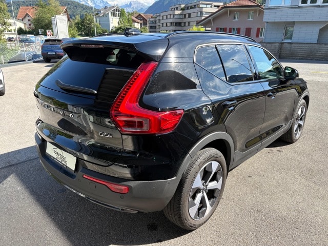 VOLVO XC40 2.0 B5 MH Ultimate Dark AWD-image-1