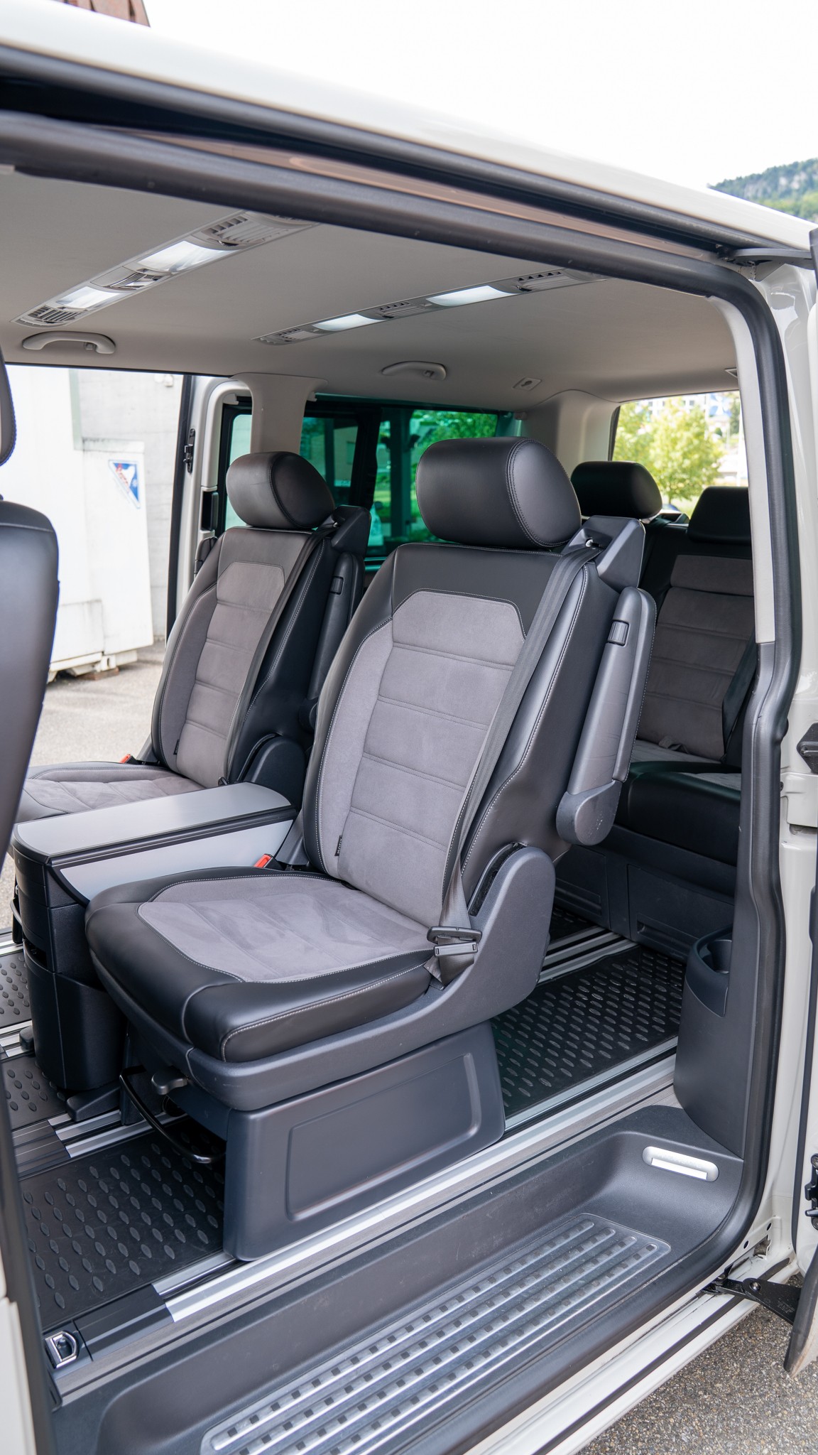 VW Multivan 2.0 Bi-TDI Highline 4 Motion DSG-image-2