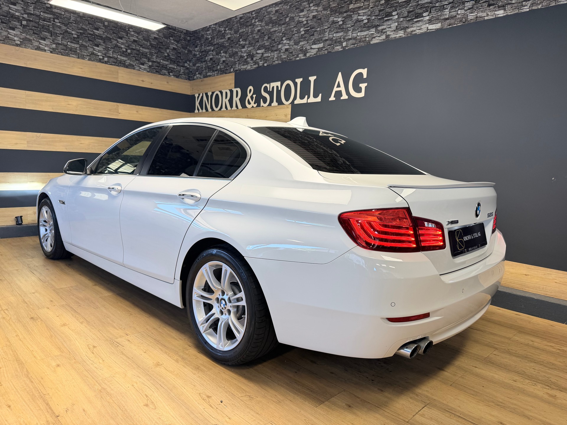 BMW 525d xDrive Luxury Line Steptronic-image-3