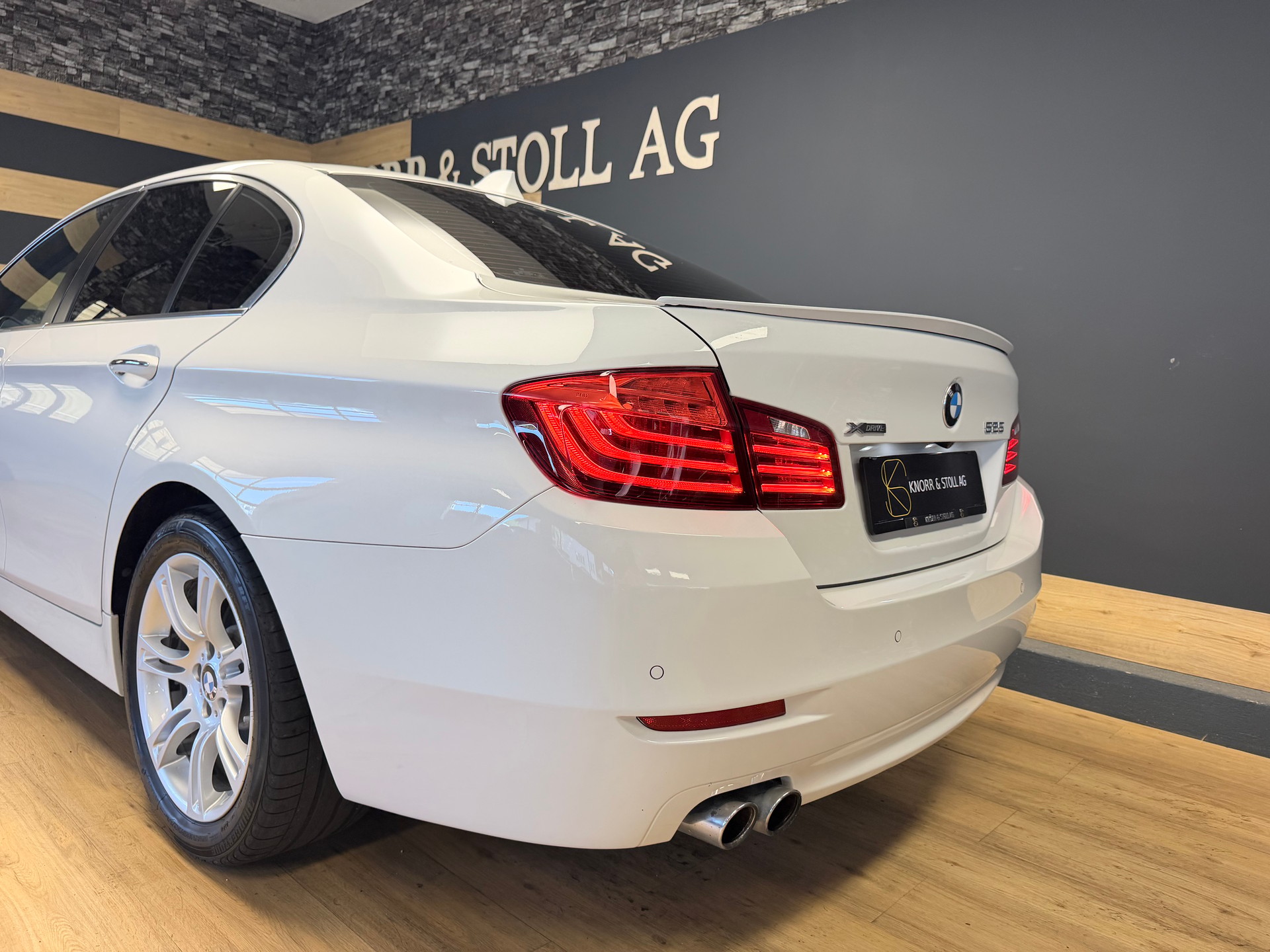 BMW 525d xDrive Luxury Line Steptronic-image-9