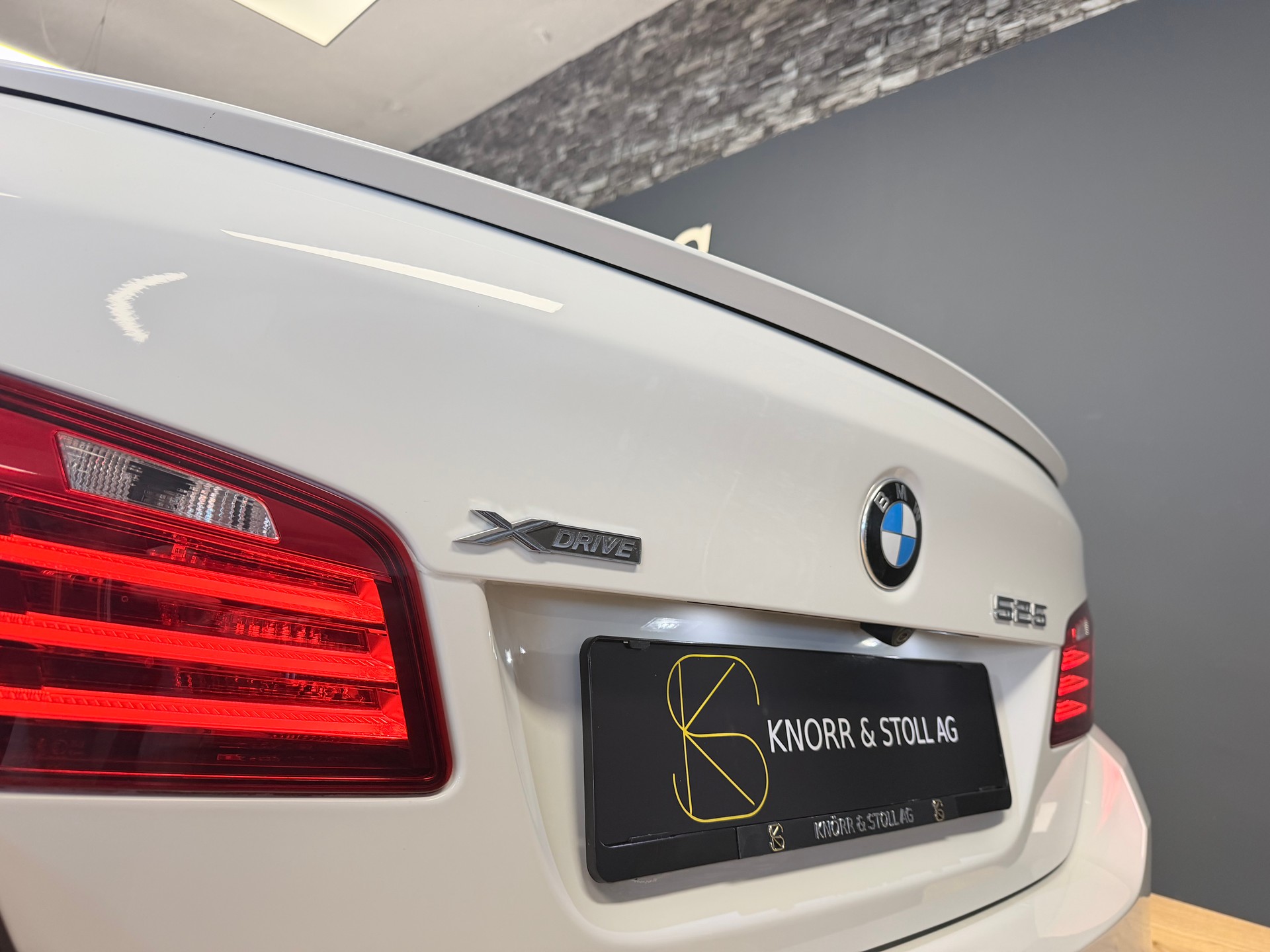 BMW 525d xDrive Luxury Line Steptronic-image-11