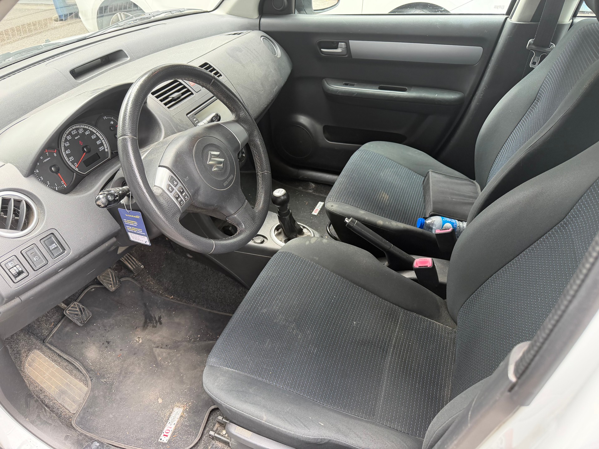 SUZUKI Swift 1.3i 16V GL Top-image-4