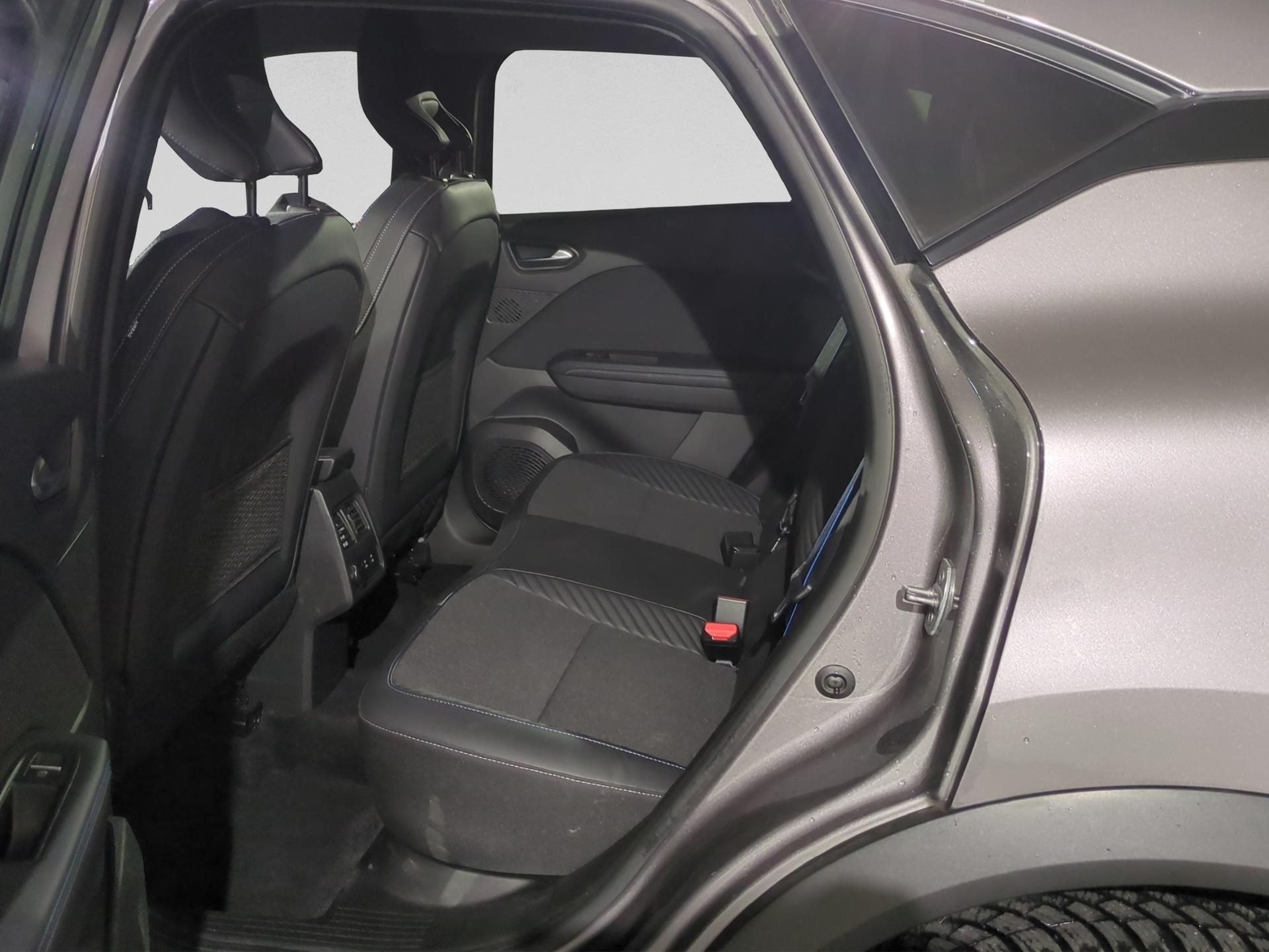 RENAULT Captur 1.3 TCe Esprit Alpine EDC-image-13